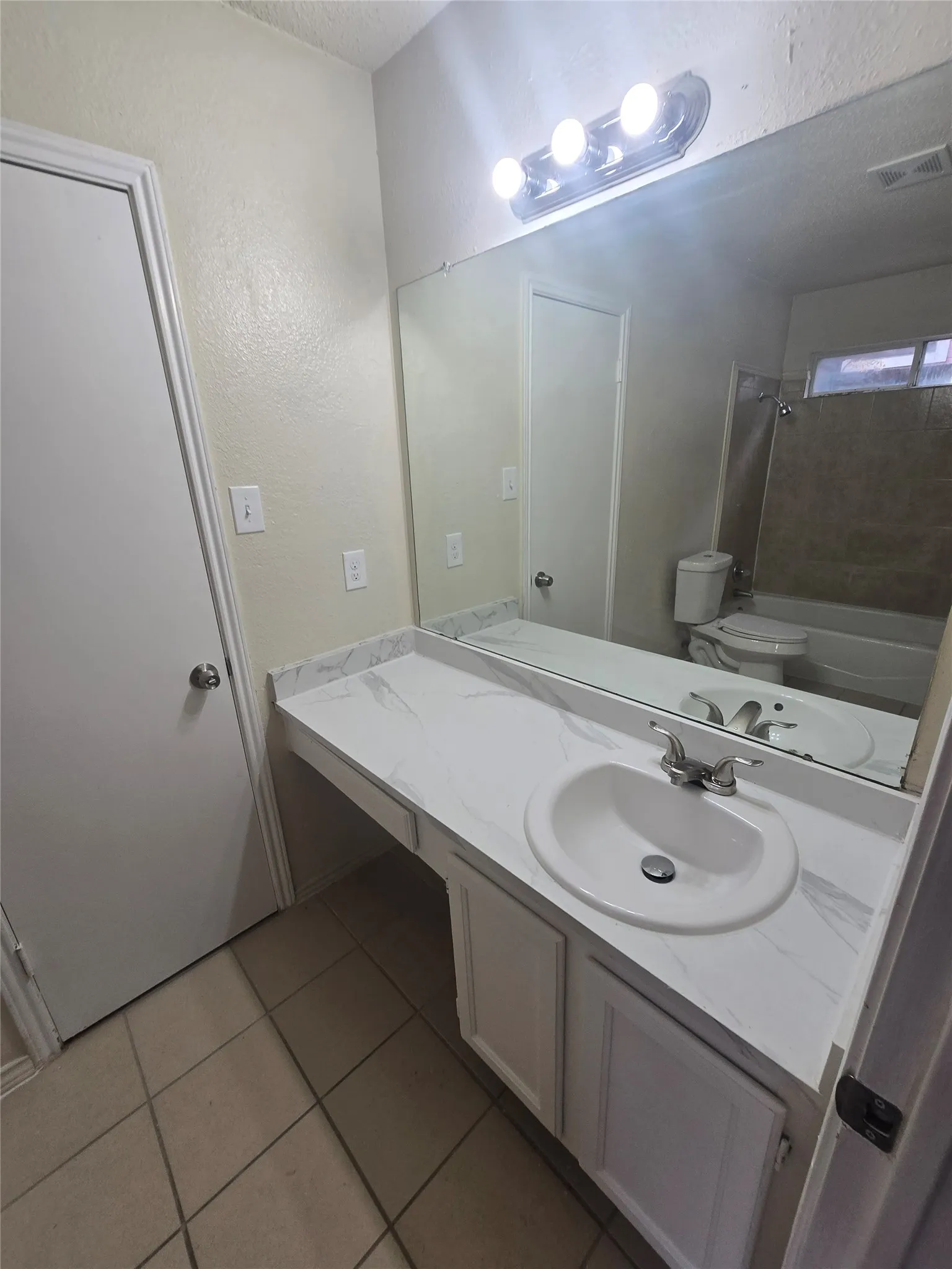 Single Family Residence For Rent in Dallas County , 919 Gaynor Avenue, Duncanville, Texas 75137, 3 Bedroom, 2 Bathroom, 1 Garage spaces, 1,268 Sqft, built in 1987, mls#21406849, Real Estate Agent in Duncanville, Homes For Rent in Dallas county, Homes For Rent in Duncanville, Realtor in Duncanville Texas, Real Estate Brokerage Independent Realty Texas, Luminita Cordes Realtor