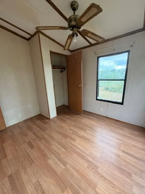 Single Family Residence For Sale in Henderson County , 9391 County Road 2514, Eustace, Texas 75124, 3 Bedroom, 2 Bathroom, Garage spaces, 1,216 Sqft, built in 1987, mls#21406851, Real Estate Agent in Eustace, Homes For Sale in Henderson county, Homes For Sale in Eustace, Realtor in Eustace Texas, Real Estate Brokerage Independent Realty Texas, Luminita Cordes Realtor