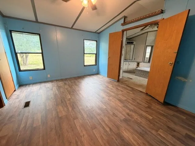 Single Family Residence For Sale in Henderson County , 9391 County Road 2514, Eustace, Texas 75124, 3 Bedroom, 2 Bathroom, Garage spaces, 1,216 Sqft, built in 1987, mls#21406851, Real Estate Agent in Eustace, Homes For Sale in Henderson county, Homes For Sale in Eustace, Realtor in Eustace Texas, Real Estate Brokerage Independent Realty Texas, Luminita Cordes Realtor