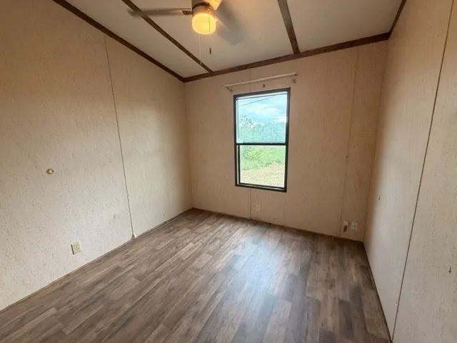 Single Family Residence For Sale in Henderson County , 9391 County Road 2514, Eustace, Texas 75124, 3 Bedroom, 2 Bathroom, Garage spaces, 1,216 Sqft, built in 1987, mls#21406851, Real Estate Agent in Eustace, Homes For Sale in Henderson county, Homes For Sale in Eustace, Realtor in Eustace Texas, Real Estate Brokerage Independent Realty Texas, Luminita Cordes Realtor