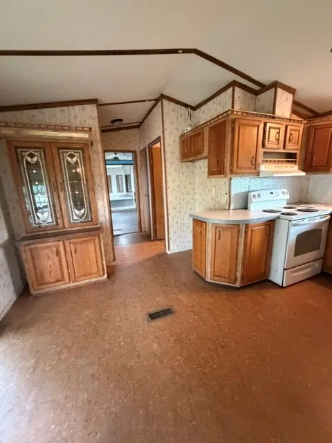 Single Family Residence For Sale in Henderson County , 9391 County Road 2514, Eustace, Texas 75124, 3 Bedroom, 2 Bathroom, Garage spaces, 1,216 Sqft, built in 1987, mls#21406851, Real Estate Agent in Eustace, Homes For Sale in Henderson county, Homes For Sale in Eustace, Realtor in Eustace Texas, Real Estate Brokerage Independent Realty Texas, Luminita Cordes Realtor