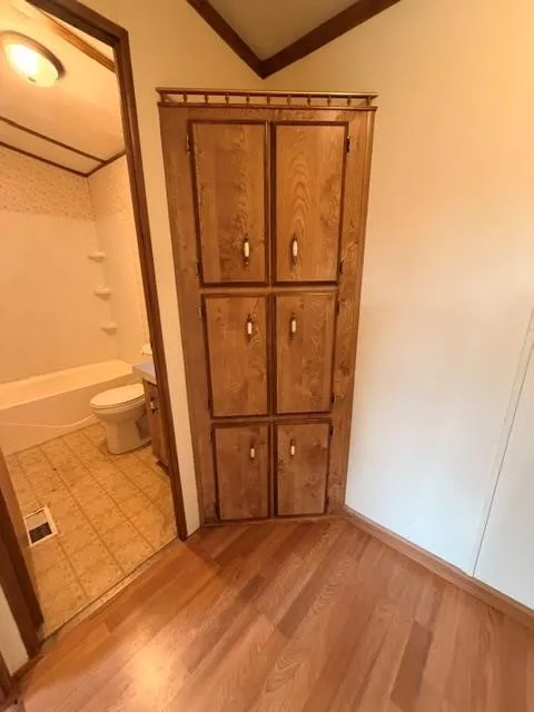 Single Family Residence For Sale in Henderson County , 9391 County Road 2514, Eustace, Texas 75124, 3 Bedroom, 2 Bathroom, Garage spaces, 1,216 Sqft, built in 1987, mls#21406851, Real Estate Agent in Eustace, Homes For Sale in Henderson county, Homes For Sale in Eustace, Realtor in Eustace Texas, Real Estate Brokerage Independent Realty Texas, Luminita Cordes Realtor