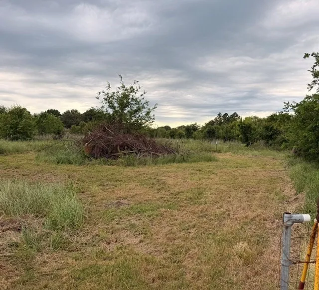 Single Family Residence For Sale in Henderson County , 9391 County Road 2514, Eustace, Texas 75124, 3 Bedroom, 2 Bathroom, Garage spaces, 1,216 Sqft, built in 1987, mls#21406851, Real Estate Agent in Eustace, Homes For Sale in Henderson county, Homes For Sale in Eustace, Realtor in Eustace Texas, Real Estate Brokerage Independent Realty Texas, Luminita Cordes Realtor