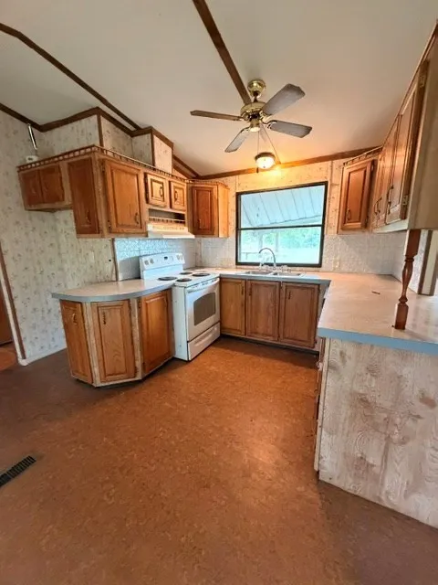 Single Family Residence For Sale in Henderson County , 9391 County Road 2514, Eustace, Texas 75124, 3 Bedroom, 2 Bathroom, Garage spaces, 1,216 Sqft, built in 1987, mls#21406851, Real Estate Agent in Eustace, Homes For Sale in Henderson county, Homes For Sale in Eustace, Realtor in Eustace Texas, Real Estate Brokerage Independent Realty Texas, Luminita Cordes Realtor