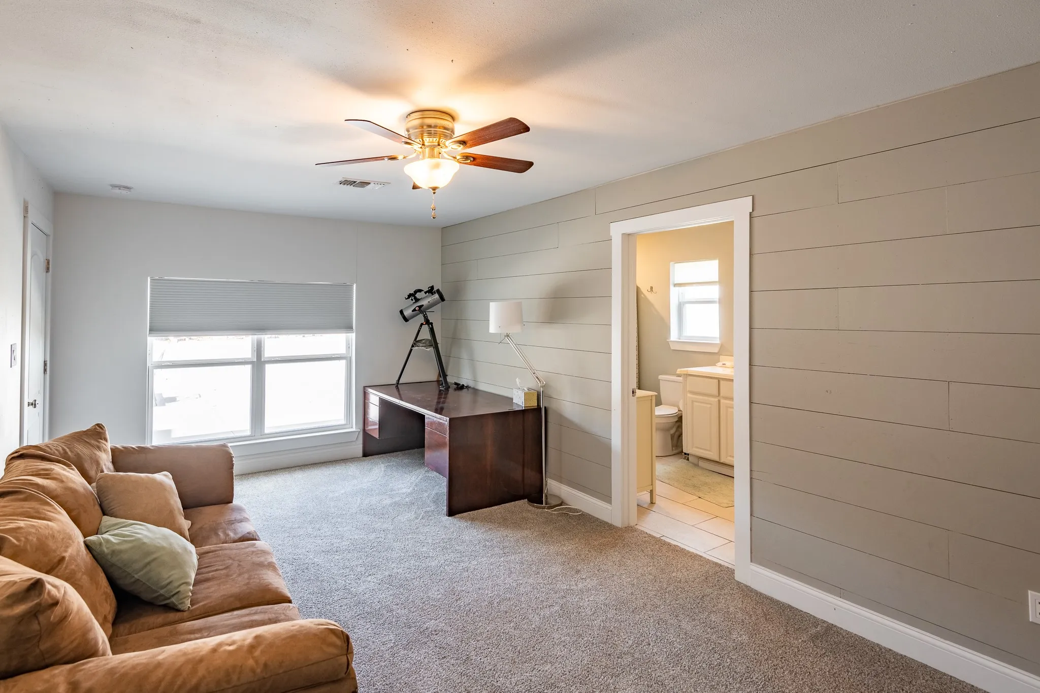 Single Family Residence For Sale in Denton County , 106 Joyce Drive, Argyle, Texas 76226, 5 Bedroom, 4 Bathroom, 2 Garage spaces, 2,872 Sqft, built in 1980, mls#21393796, Real Estate Agent in Argyle, Homes For Sale in Denton county, Homes For Sale in Argyle, Realtor in Argyle Texas, Real Estate Brokerage Independent Realty Texas, Luminita Cordes Realtor