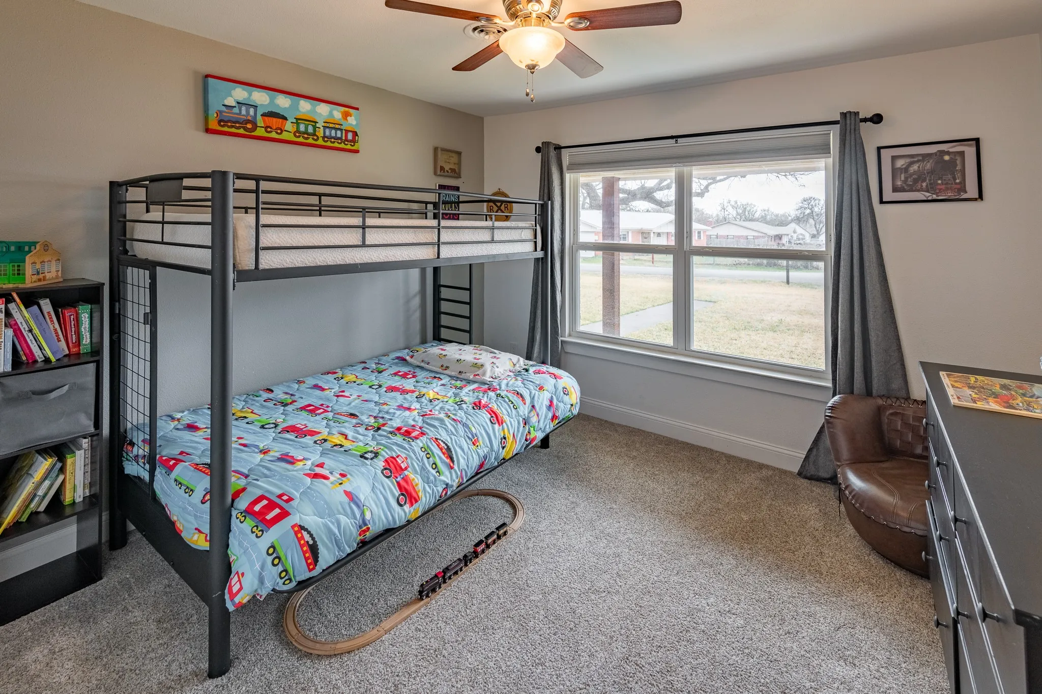 Single Family Residence For Sale in Denton County , 106 Joyce Drive, Argyle, Texas 76226, 5 Bedroom, 4 Bathroom, 2 Garage spaces, 2,872 Sqft, built in 1980, mls#21393796, Real Estate Agent in Argyle, Homes For Sale in Denton county, Homes For Sale in Argyle, Realtor in Argyle Texas, Real Estate Brokerage Independent Realty Texas, Luminita Cordes Realtor