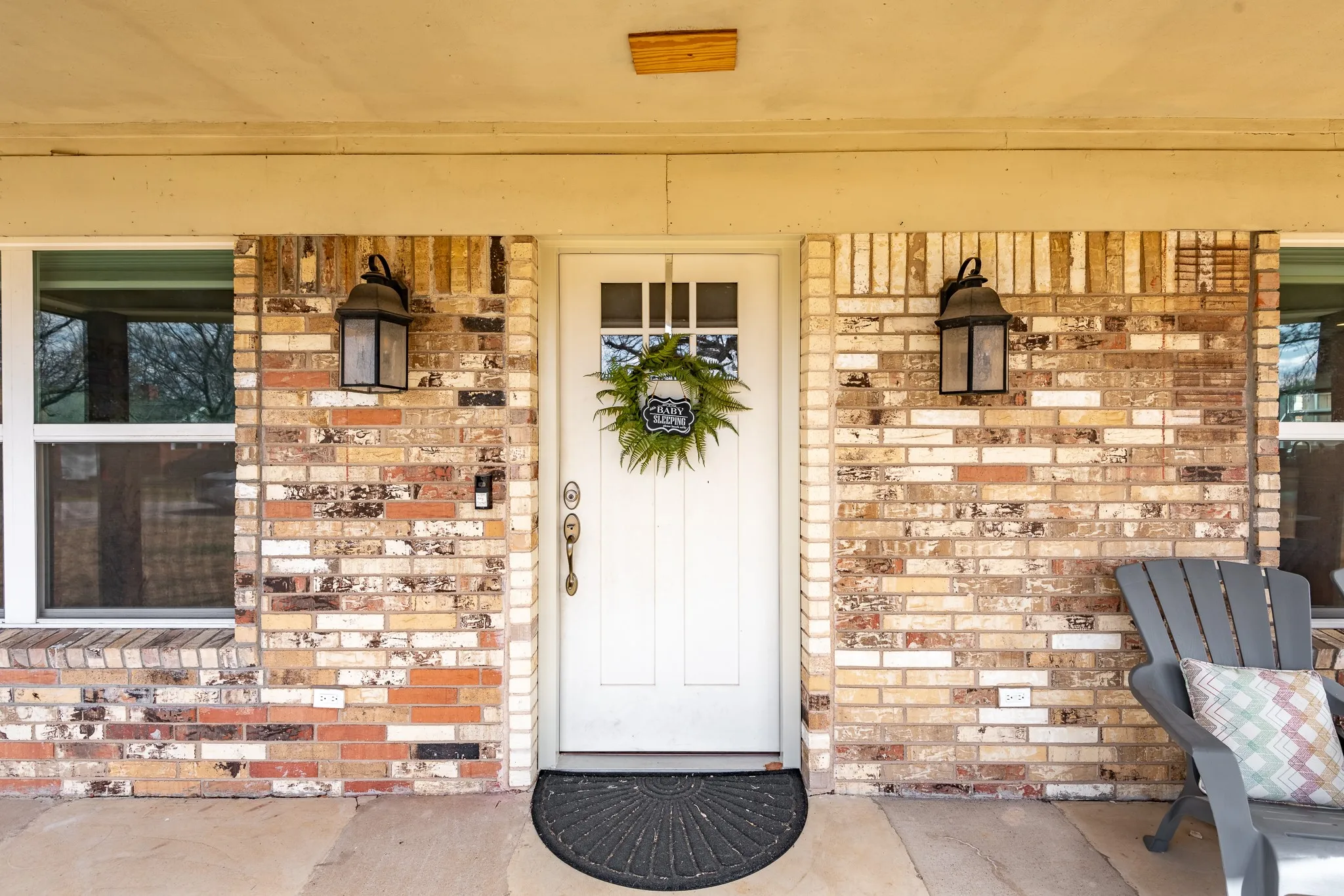 Single Family Residence For Sale in Denton County , 106 Joyce Drive, Argyle, Texas 76226, 5 Bedroom, 4 Bathroom, 2 Garage spaces, 2,872 Sqft, built in 1980, mls#21393796, Real Estate Agent in Argyle, Homes For Sale in Denton county, Homes For Sale in Argyle, Realtor in Argyle Texas, Real Estate Brokerage Independent Realty Texas, Luminita Cordes Realtor