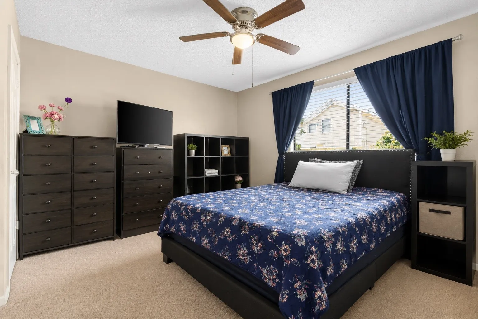 Single Family Residence For Sale in Dallas County , 10319 Waterbury Drive, Dallas, Texas 75217, 3 Bedroom, 1 Bathroom, 1 Garage spaces, 1,037 Sqft, built in 1983, mls#21403317, Real Estate Agent in Dallas, Homes For Sale in Dallas county, Homes For Sale in Dallas, Realtor in Dallas Texas, Real Estate Brokerage Independent Realty Texas, Luminita Cordes Realtor