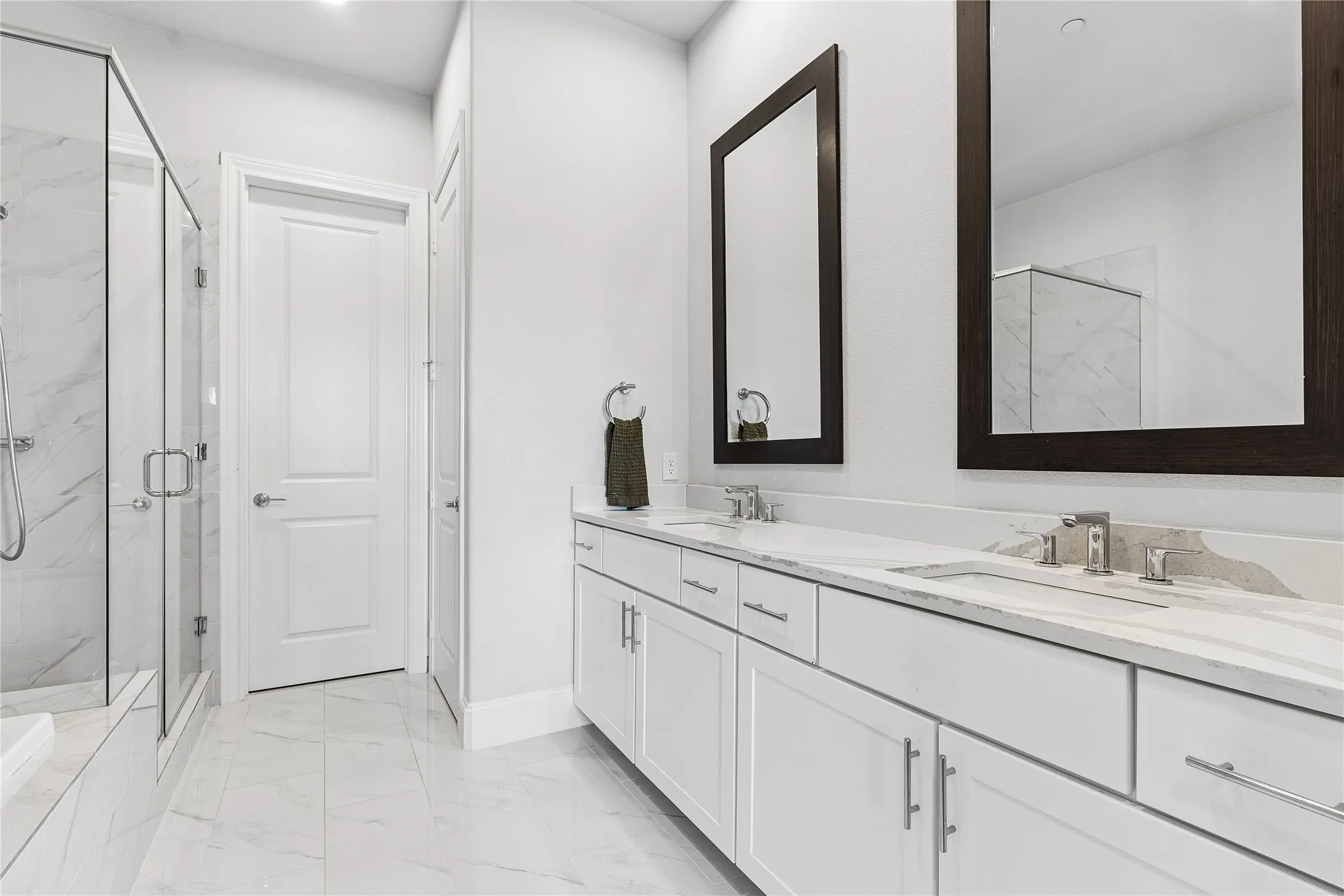 Townhouse For Sale in Dallas County , 5428 Tomlinson Drive, Irving, Texas 75039, 3 Bedroom, 4 Bathroom, 2 Garage spaces, 2,019 Sqft, built in 2024, mls#21404211, Real Estate Agent in Irving, Homes For Sale in Dallas county, Homes For Sale in Irving, Realtor in Irving Texas, Real Estate Brokerage Independent Realty Texas, Luminita Cordes Realtor