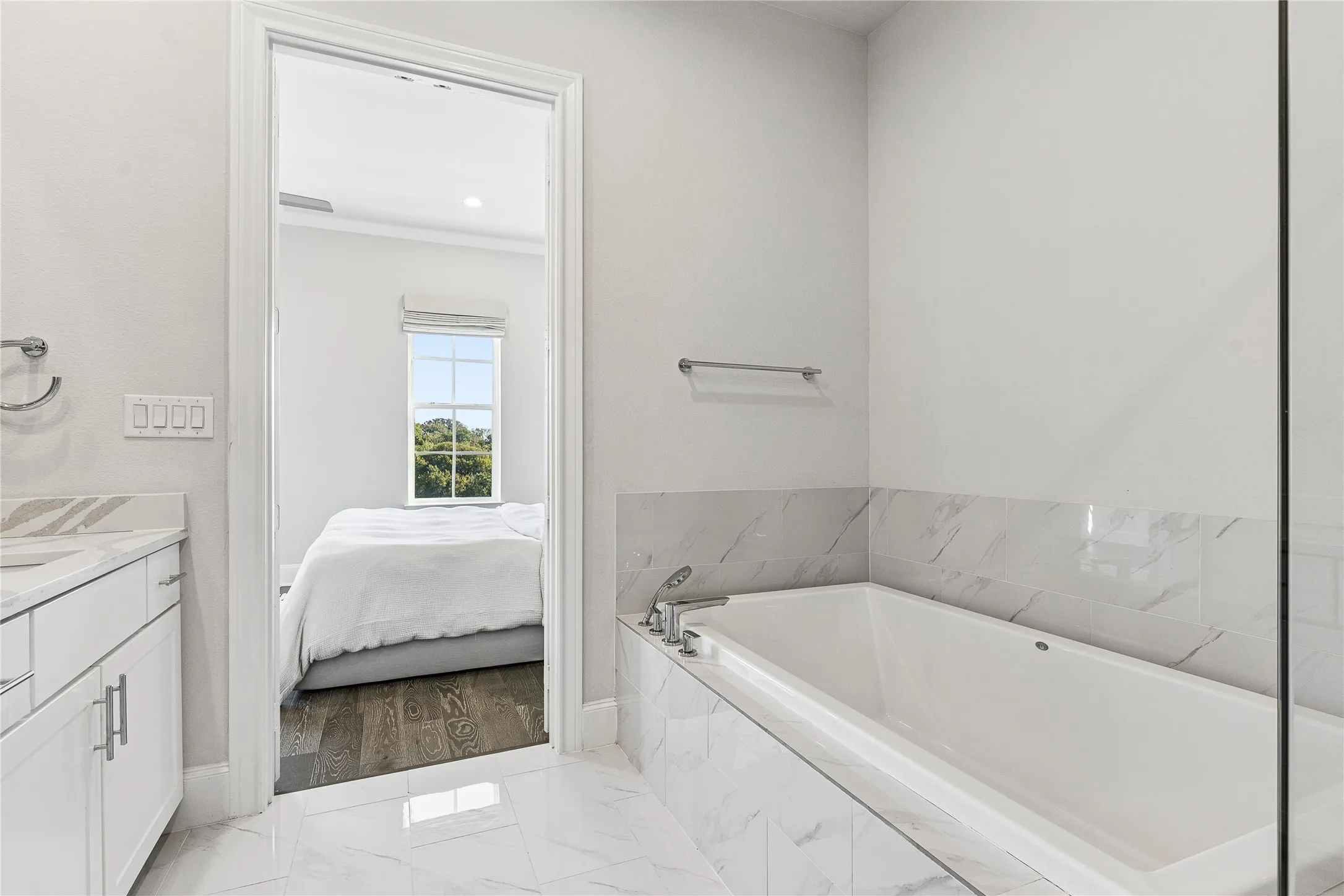 Townhouse For Sale in Dallas County , 5428 Tomlinson Drive, Irving, Texas 75039, 3 Bedroom, 4 Bathroom, 2 Garage spaces, 2,019 Sqft, built in 2024, mls#21404211, Real Estate Agent in Irving, Homes For Sale in Dallas county, Homes For Sale in Irving, Realtor in Irving Texas, Real Estate Brokerage Independent Realty Texas, Luminita Cordes Realtor