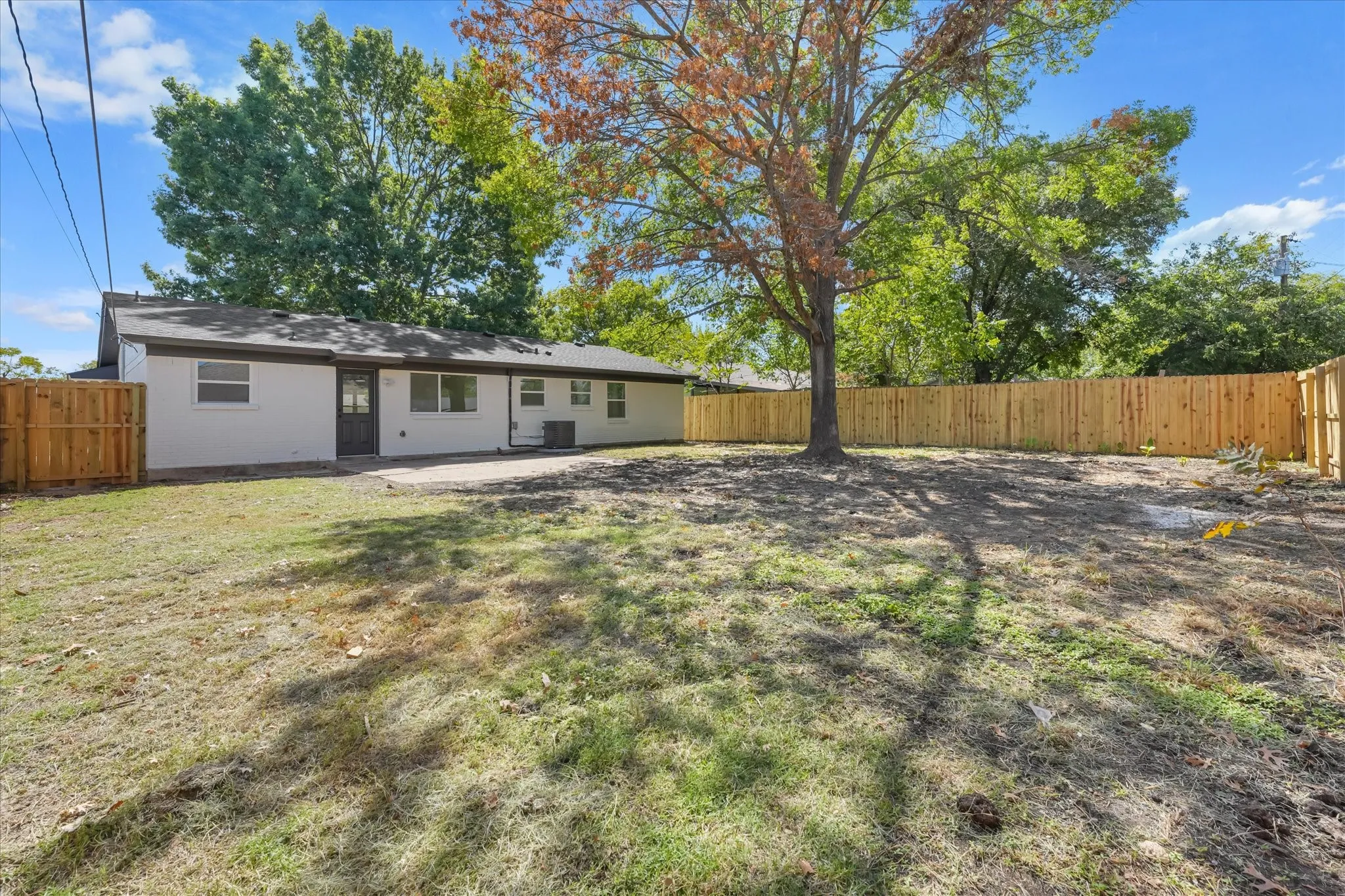 Single Family Residence For Sale in Dallas County , 3635 Emerald Drive, Mesquite, Texas 75150, 3 Bedroom, 2 Bathroom, 1 Garage spaces, 1,164 Sqft, built in 1962, mls#21402148, Real Estate Agent in Mesquite, Homes For Sale in Dallas county, Homes For Sale in Mesquite, Realtor in Mesquite Texas, Real Estate Brokerage Independent Realty Texas, Luminita Cordes Realtor
