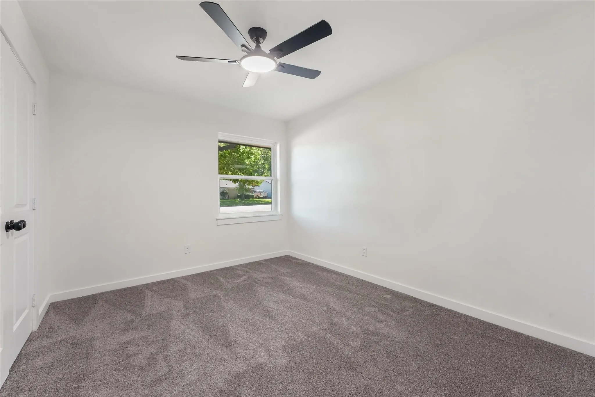 Single Family Residence For Sale in Dallas County , 3635 Emerald Drive, Mesquite, Texas 75150, 3 Bedroom, 2 Bathroom, 1 Garage spaces, 1,164 Sqft, built in 1962, mls#21402148, Real Estate Agent in Mesquite, Homes For Sale in Dallas county, Homes For Sale in Mesquite, Realtor in Mesquite Texas, Real Estate Brokerage Independent Realty Texas, Luminita Cordes Realtor