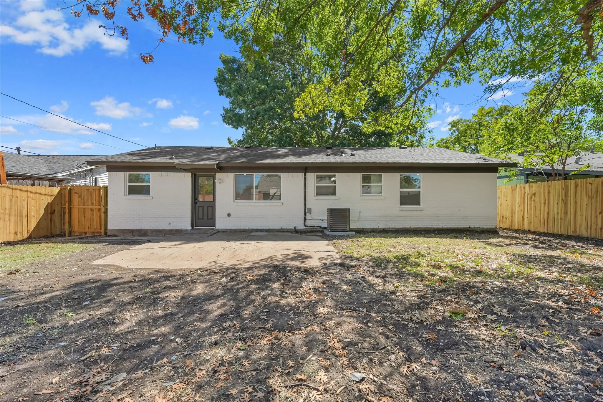 Single Family Residence For Sale in Dallas County , 3635 Emerald Drive, Mesquite, Texas 75150, 3 Bedroom, 2 Bathroom, 1 Garage spaces, 1,164 Sqft, built in 1962, mls#21402148, Real Estate Agent in Mesquite, Homes For Sale in Dallas county, Homes For Sale in Mesquite, Realtor in Mesquite Texas, Real Estate Brokerage Independent Realty Texas, Luminita Cordes Realtor