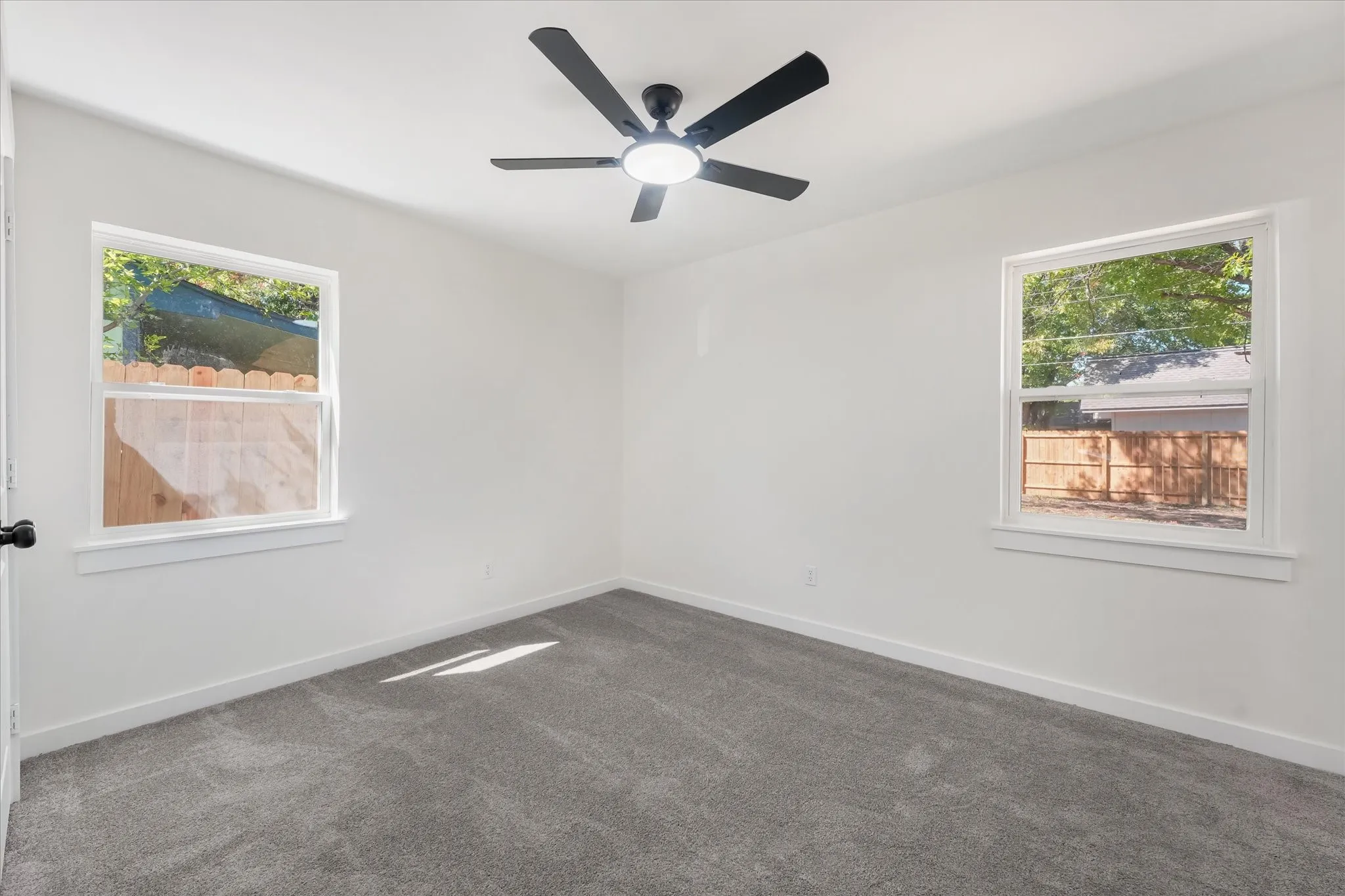 Single Family Residence For Sale in Dallas County , 3635 Emerald Drive, Mesquite, Texas 75150, 3 Bedroom, 2 Bathroom, 1 Garage spaces, 1,164 Sqft, built in 1962, mls#21402148, Real Estate Agent in Mesquite, Homes For Sale in Dallas county, Homes For Sale in Mesquite, Realtor in Mesquite Texas, Real Estate Brokerage Independent Realty Texas, Luminita Cordes Realtor