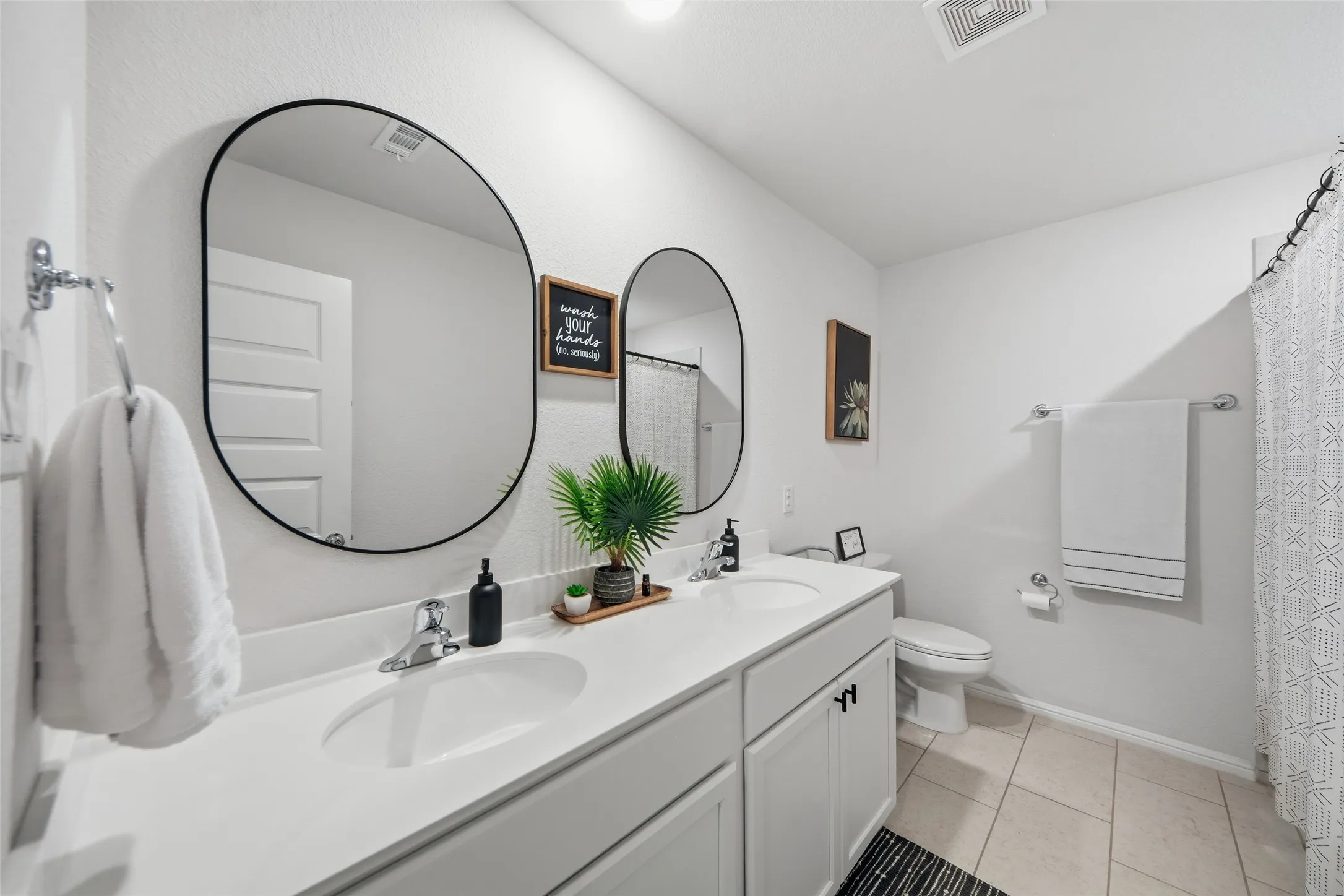 Single Family Residence For Sale in Collin County , 2208 Maplewood Drive, Melissa, Texas 75454, 3 Bedroom, 2 Bathroom, 2 Garage spaces, 1,941 Sqft, built in 2020, mls#21403799, Real Estate Agent in Melissa, Homes For Sale in Collin county, Homes For Sale in Melissa, Realtor in Melissa Texas, Real Estate Brokerage Independent Realty Texas, Luminita Cordes Realtor