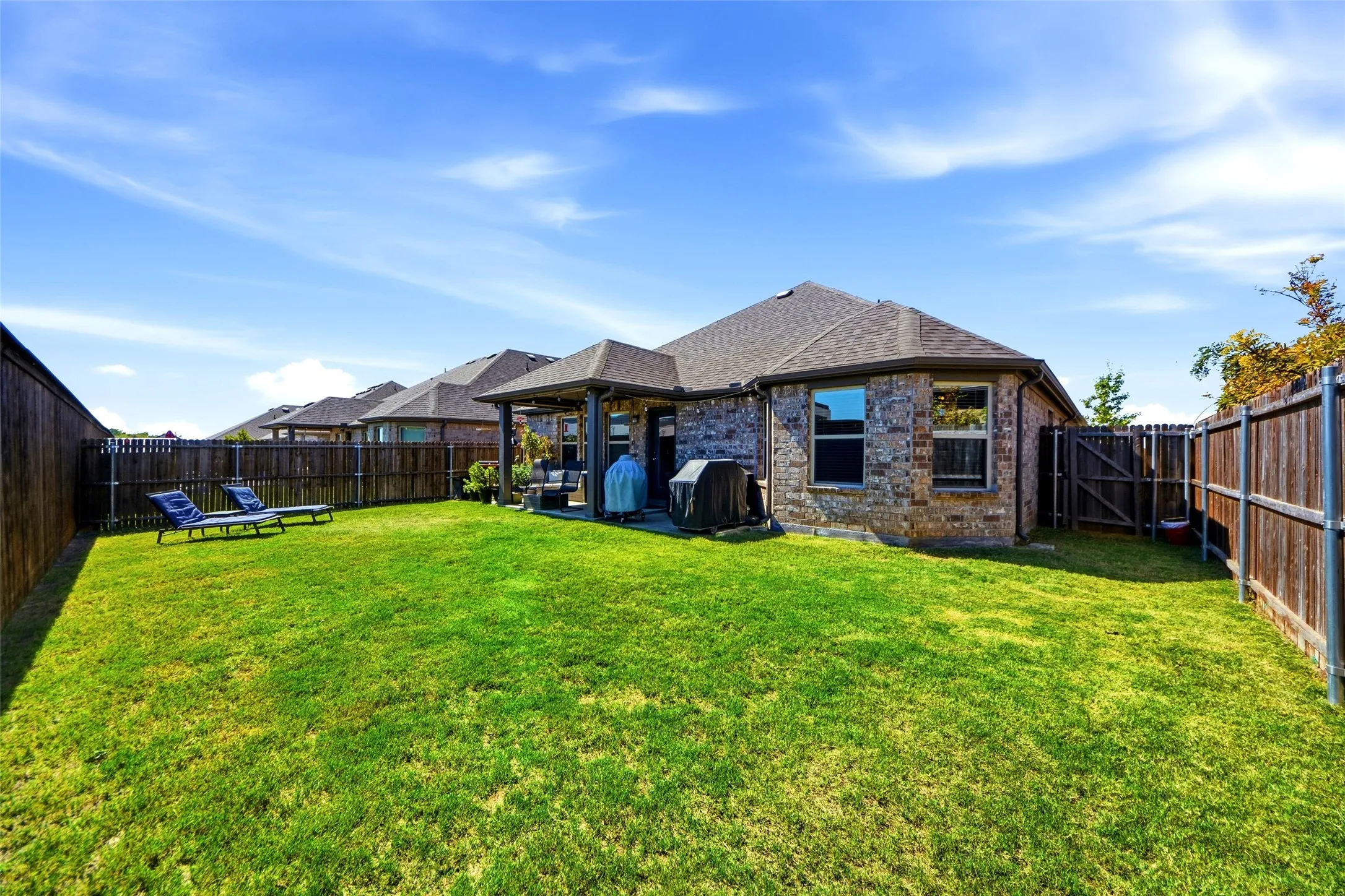 Single Family Residence For Sale in Collin County , 2208 Maplewood Drive, Melissa, Texas 75454, 3 Bedroom, 2 Bathroom, 2 Garage spaces, 1,941 Sqft, built in 2020, mls#21403799, Real Estate Agent in Melissa, Homes For Sale in Collin county, Homes For Sale in Melissa, Realtor in Melissa Texas, Real Estate Brokerage Independent Realty Texas, Luminita Cordes Realtor