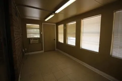 Single Family Residence For Rent in Van Zandt County , 721 Water Crest Circle, Canton, Texas 75103, 2 Bedroom, 1 Bathroom, 1 Garage spaces, 1,263 Sqft, built in 1973, mls#21400421, Real Estate Agent in Canton, Homes For Rent in Van Zandt county, Homes For Rent in Canton, Realtor in Canton Texas, Real Estate Brokerage Independent Realty Texas, Luminita Cordes Realtor