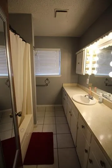 Single Family Residence For Rent in Van Zandt County , 721 Water Crest Circle, Canton, Texas 75103, 2 Bedroom, 1 Bathroom, 1 Garage spaces, 1,263 Sqft, built in 1973, mls#21400421, Real Estate Agent in Canton, Homes For Rent in Van Zandt county, Homes For Rent in Canton, Realtor in Canton Texas, Real Estate Brokerage Independent Realty Texas, Luminita Cordes Realtor