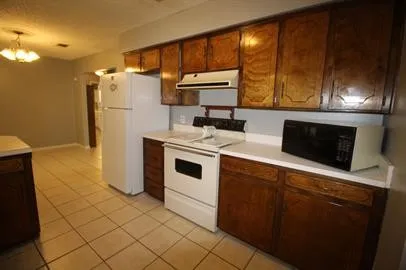 Single Family Residence For Rent in Van Zandt County , 721 Water Crest Circle, Canton, Texas 75103, 2 Bedroom, 1 Bathroom, 1 Garage spaces, 1,263 Sqft, built in 1973, mls#21400421, Real Estate Agent in Canton, Homes For Rent in Van Zandt county, Homes For Rent in Canton, Realtor in Canton Texas, Real Estate Brokerage Independent Realty Texas, Luminita Cordes Realtor