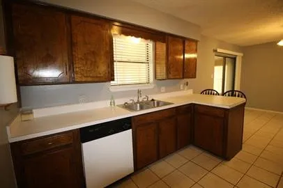 Single Family Residence For Rent in Van Zandt County , 721 Water Crest Circle, Canton, Texas 75103, 2 Bedroom, 1 Bathroom, 1 Garage spaces, 1,263 Sqft, built in 1973, mls#21400421, Real Estate Agent in Canton, Homes For Rent in Van Zandt county, Homes For Rent in Canton, Realtor in Canton Texas, Real Estate Brokerage Independent Realty Texas, Luminita Cordes Realtor