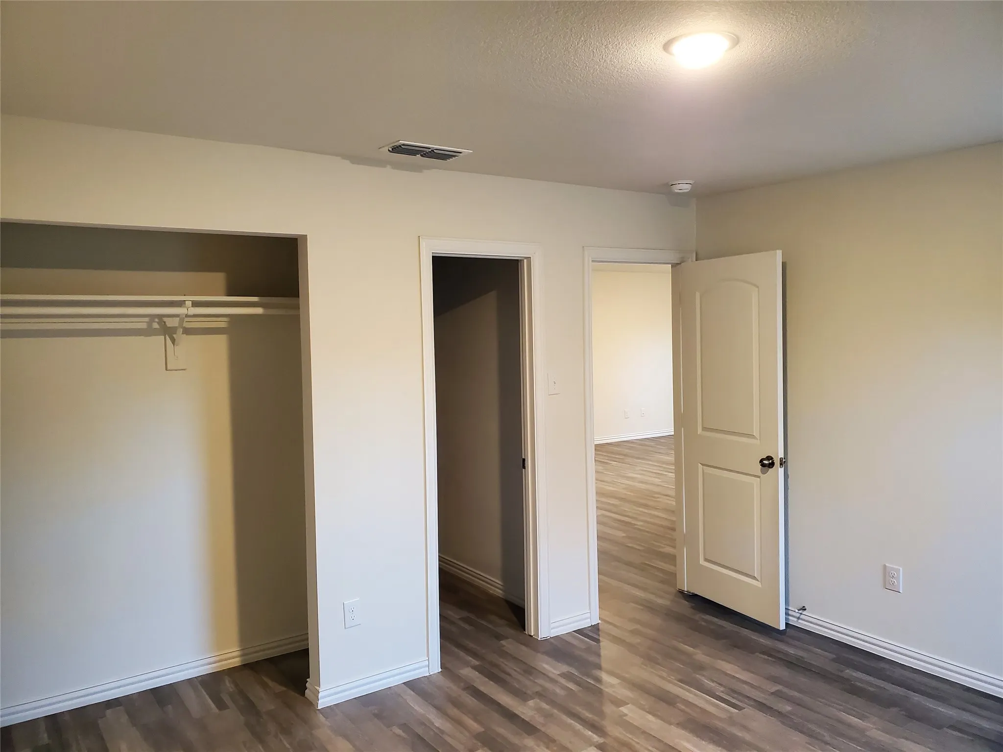 Single Family Residence For Rent in Fannin County , 201 S 2nd Street, Bonham, Texas 75418, 3 Bedroom, 2 Bathroom, Garage spaces, 1,080 Sqft, built in 2021, mls#21406435, Real Estate Agent in Bonham, Homes For Rent in Fannin county, Homes For Rent in Bonham, Realtor in Bonham Texas, Real Estate Brokerage Independent Realty Texas, Luminita Cordes Realtor