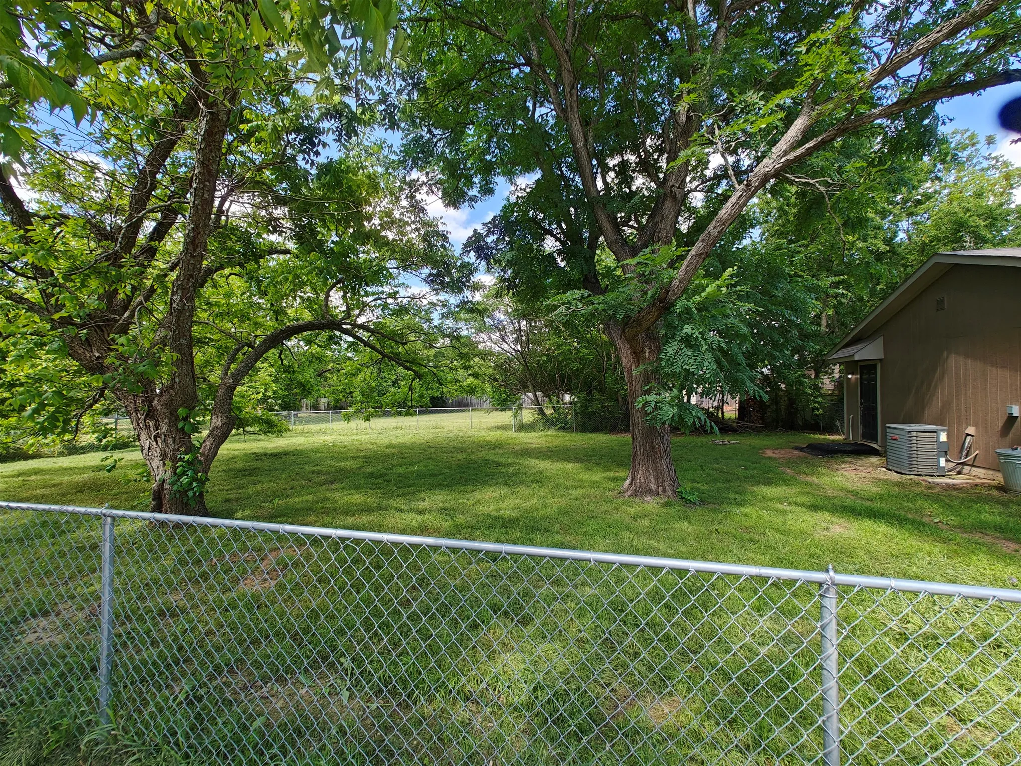 Single Family Residence For Rent in Fannin County , 201 S 2nd Street, Bonham, Texas 75418, 3 Bedroom, 2 Bathroom, Garage spaces, 1,080 Sqft, built in 2021, mls#21406435, Real Estate Agent in Bonham, Homes For Rent in Fannin county, Homes For Rent in Bonham, Realtor in Bonham Texas, Real Estate Brokerage Independent Realty Texas, Luminita Cordes Realtor