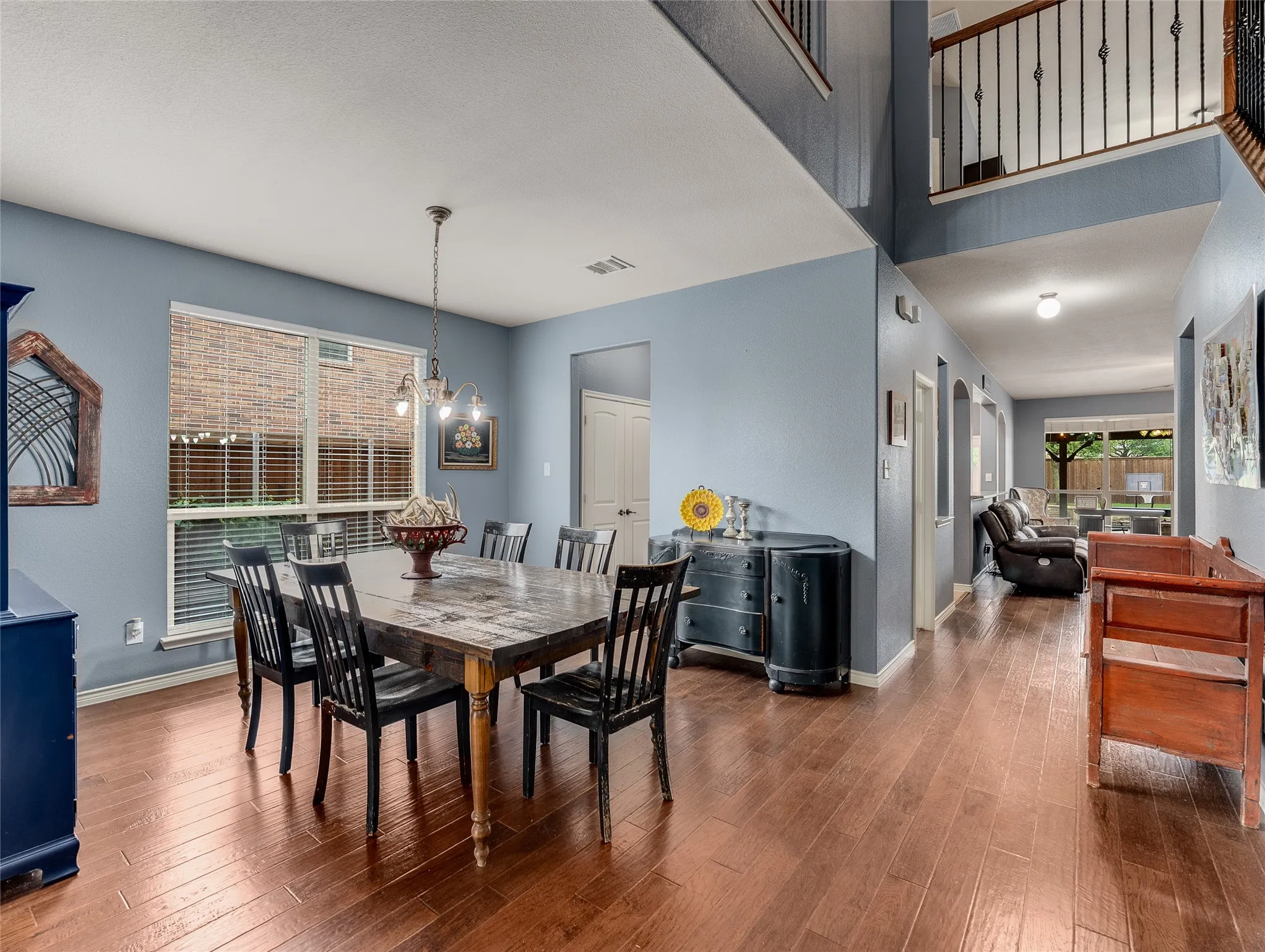 Single Family Residence For Sale in Collin County , 5732 Chateau Drive, Sachse, Texas 75048, 5 Bedroom, 4 Bathroom, 2 Garage spaces, 3,755 Sqft, built in 2010, mls#21406788, Real Estate Agent in Sachse, Homes For Sale in Collin county, Homes For Sale in Sachse, Realtor in Sachse Texas, Real Estate Brokerage Independent Realty Texas, Luminita Cordes Realtor