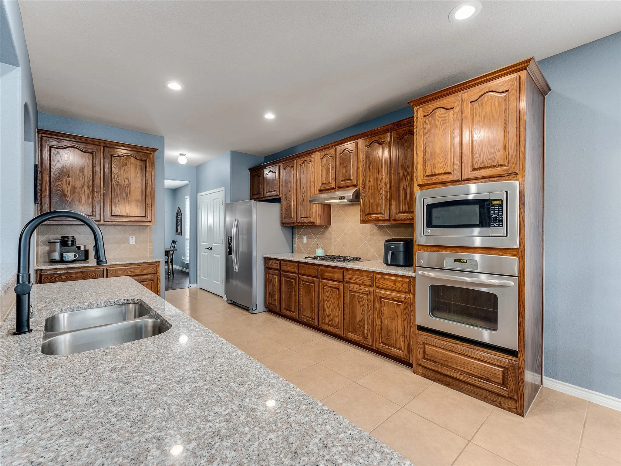 Single Family Residence For Sale in Collin County , 5732 Chateau Drive, Sachse, Texas 75048, 5 Bedroom, 4 Bathroom, 2 Garage spaces, 3,755 Sqft, built in 2010, mls#21406788, Real Estate Agent in Sachse, Homes For Sale in Collin county, Homes For Sale in Sachse, Realtor in Sachse Texas, Real Estate Brokerage Independent Realty Texas, Luminita Cordes Realtor