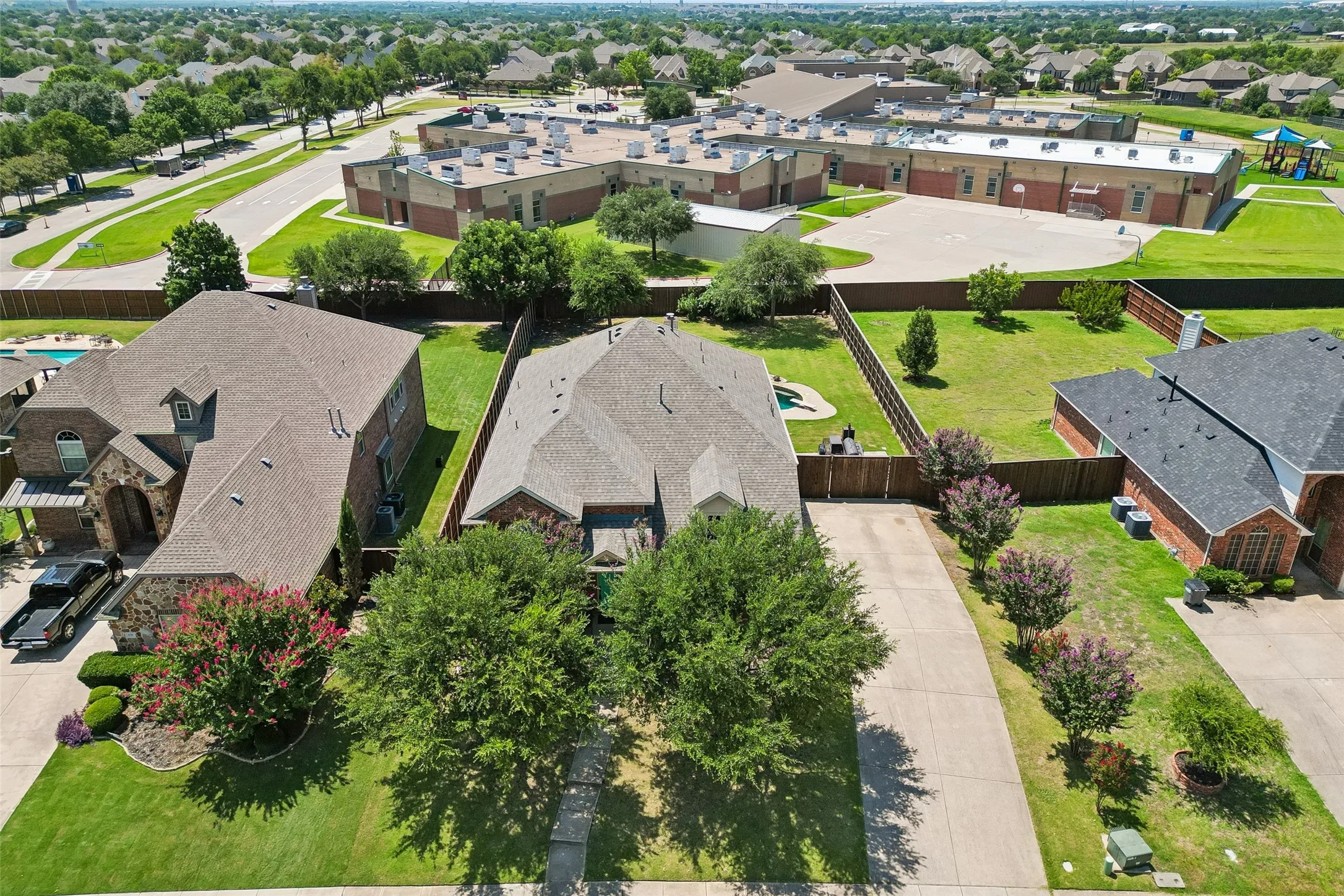 Single Family Residence For Sale in Collin County , 5732 Chateau Drive, Sachse, Texas 75048, 5 Bedroom, 4 Bathroom, 2 Garage spaces, 3,755 Sqft, built in 2010, mls#21406788, Real Estate Agent in Sachse, Homes For Sale in Collin county, Homes For Sale in Sachse, Realtor in Sachse Texas, Real Estate Brokerage Independent Realty Texas, Luminita Cordes Realtor
