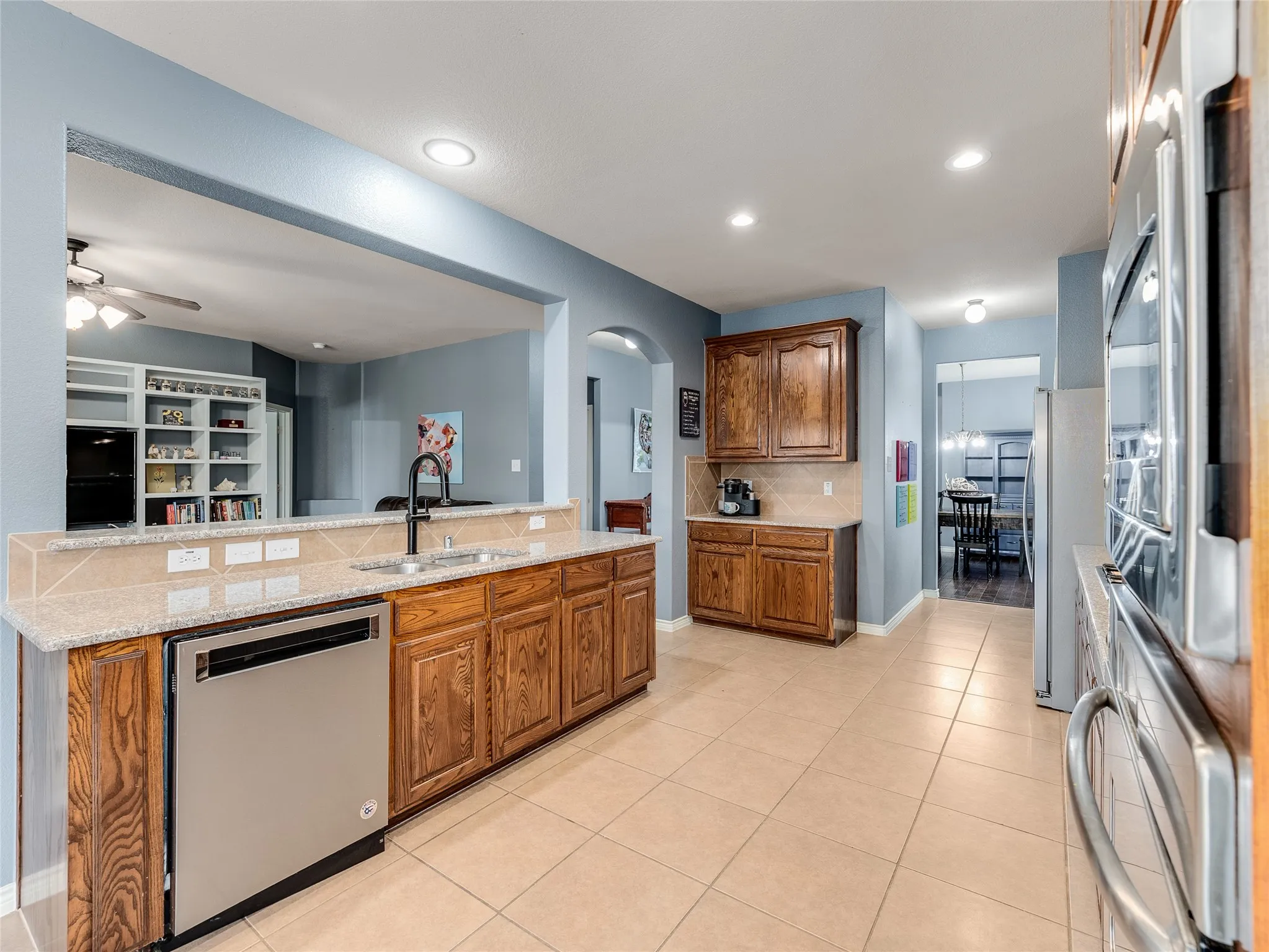 Single Family Residence For Sale in Collin County , 5732 Chateau Drive, Sachse, Texas 75048, 5 Bedroom, 4 Bathroom, 2 Garage spaces, 3,755 Sqft, built in 2010, mls#21406788, Real Estate Agent in Sachse, Homes For Sale in Collin county, Homes For Sale in Sachse, Realtor in Sachse Texas, Real Estate Brokerage Independent Realty Texas, Luminita Cordes Realtor