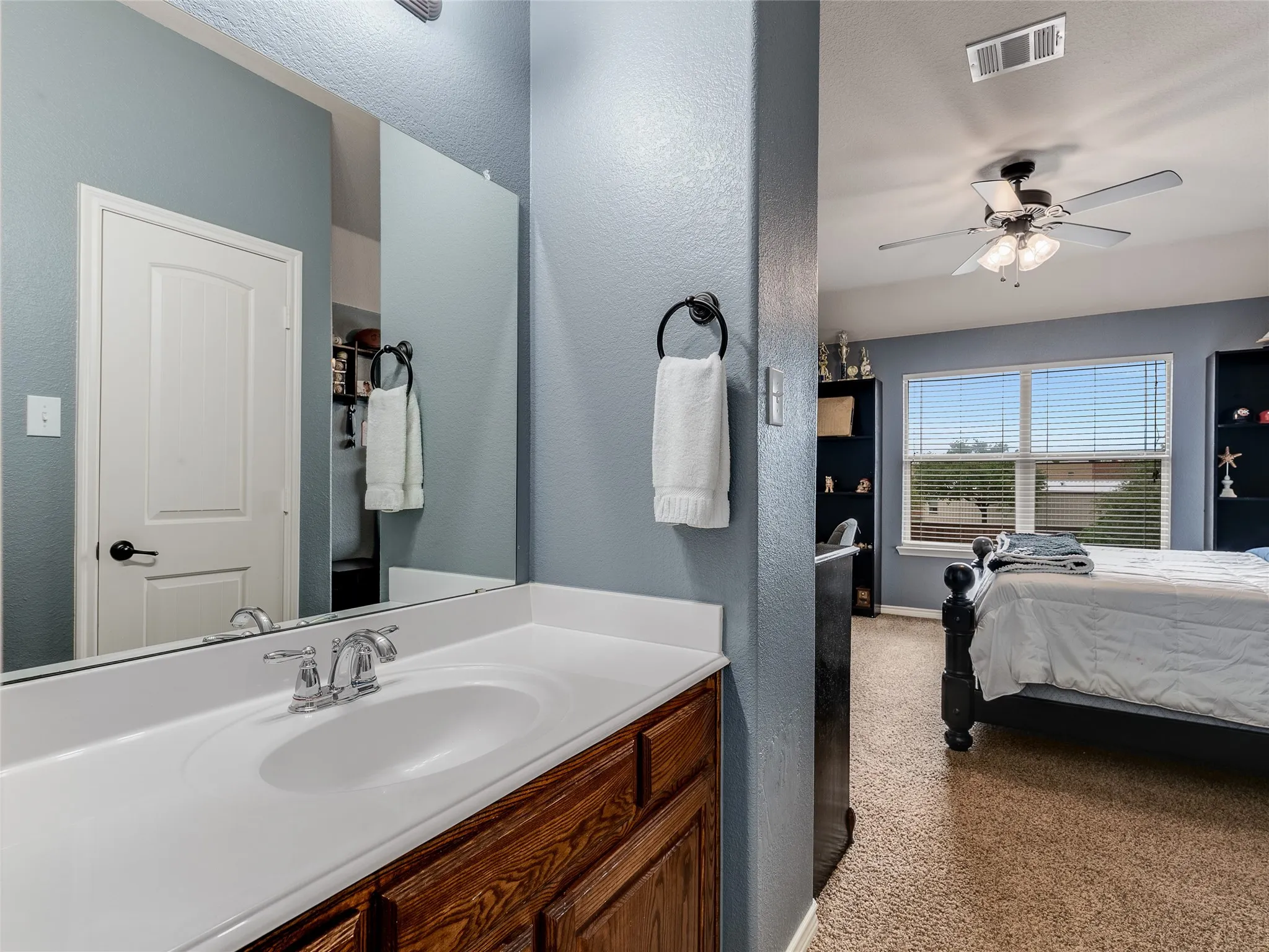 Jack n Jill Bathroom.