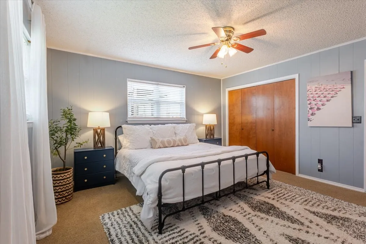 Single Family Residence For Sale in Palo Pinto County , 1012 Robin Lane, Possum Kingdom Lake, Texas 76449, 5 Bedroom, 4 Bathroom, Garage spaces, 2,058 Sqft, built in 1975, mls#21401516, Real Estate Agent in Possum Kingdom Lake, Homes For Sale in Palo Pinto county, Homes For Sale in Possum Kingdom Lake, Realtor in Possum Kingdom Lake Texas, Real Estate Brokerage Independent Realty Texas, Luminita Cordes Realtor