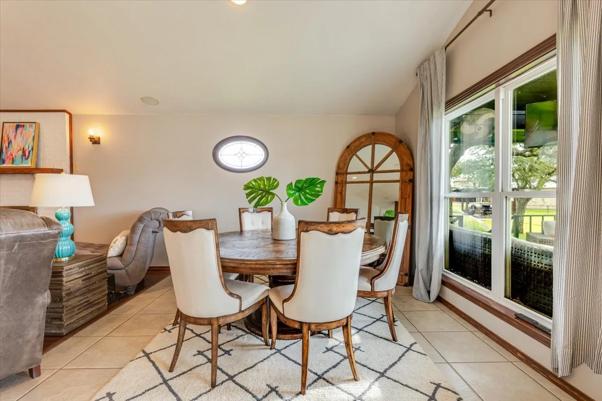 Single Family Residence For Sale in Palo Pinto County , 1012 Robin Lane, Possum Kingdom Lake, Texas 76449, 5 Bedroom, 4 Bathroom, Garage spaces, 2,058 Sqft, built in 1975, mls#21401516, Real Estate Agent in Possum Kingdom Lake, Homes For Sale in Palo Pinto county, Homes For Sale in Possum Kingdom Lake, Realtor in Possum Kingdom Lake Texas, Real Estate Brokerage Independent Realty Texas, Luminita Cordes Realtor