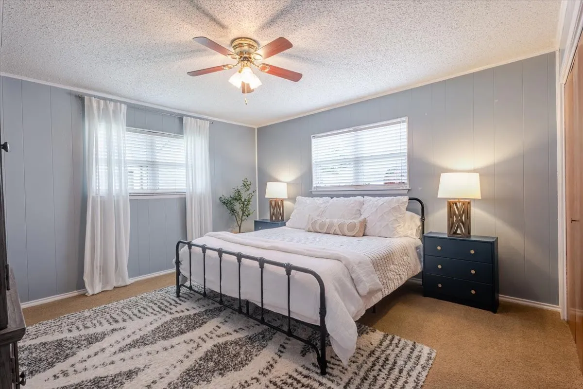Single Family Residence For Sale in Palo Pinto County , 1012 Robin Lane, Possum Kingdom Lake, Texas 76449, 5 Bedroom, 4 Bathroom, Garage spaces, 2,058 Sqft, built in 1975, mls#21401516, Real Estate Agent in Possum Kingdom Lake, Homes For Sale in Palo Pinto county, Homes For Sale in Possum Kingdom Lake, Realtor in Possum Kingdom Lake Texas, Real Estate Brokerage Independent Realty Texas, Luminita Cordes Realtor