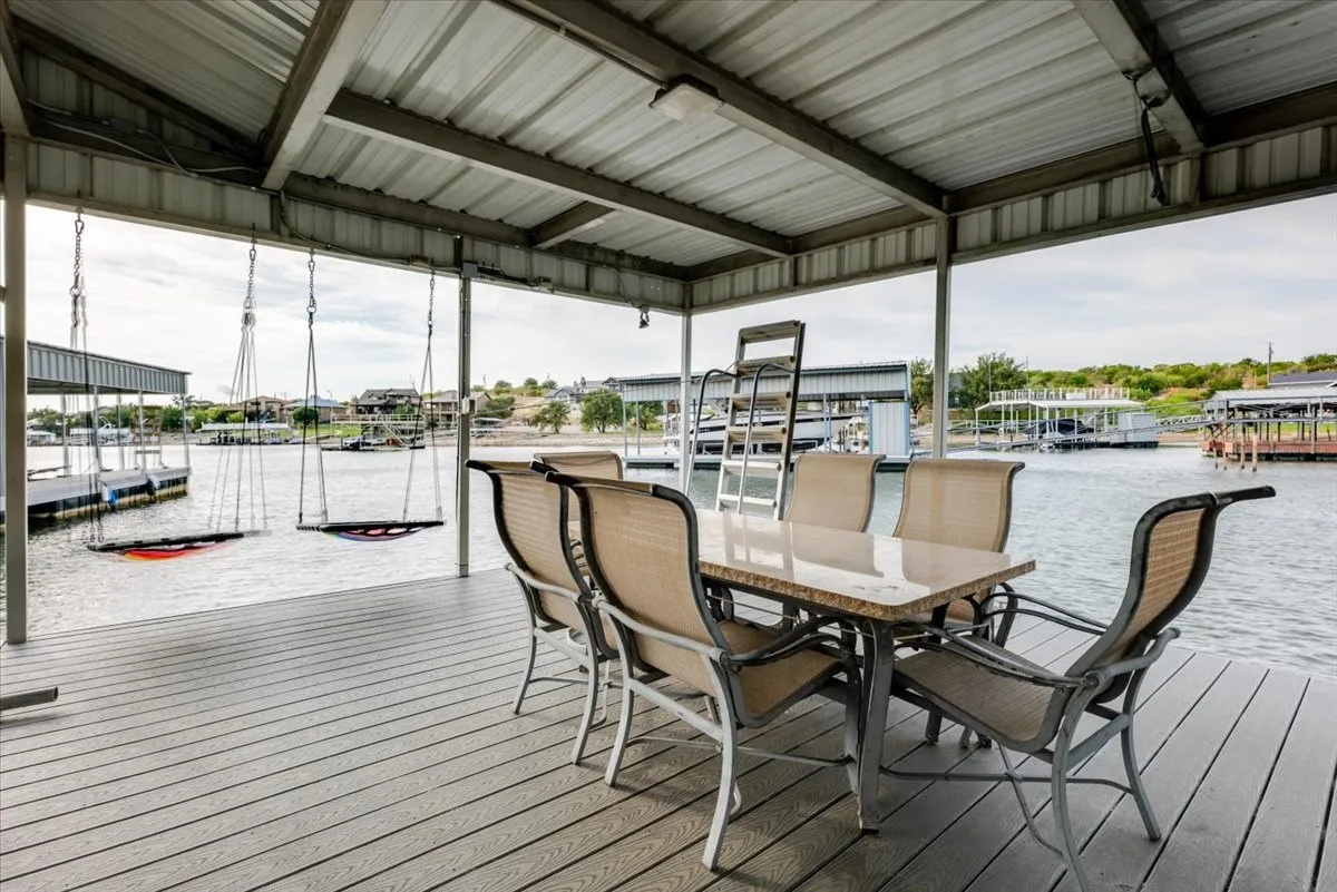 Single Family Residence For Sale in Palo Pinto County , 1012 Robin Lane, Possum Kingdom Lake, Texas 76449, 5 Bedroom, 4 Bathroom, Garage spaces, 2,058 Sqft, built in 1975, mls#21401516, Real Estate Agent in Possum Kingdom Lake, Homes For Sale in Palo Pinto county, Homes For Sale in Possum Kingdom Lake, Realtor in Possum Kingdom Lake Texas, Real Estate Brokerage Independent Realty Texas, Luminita Cordes Realtor