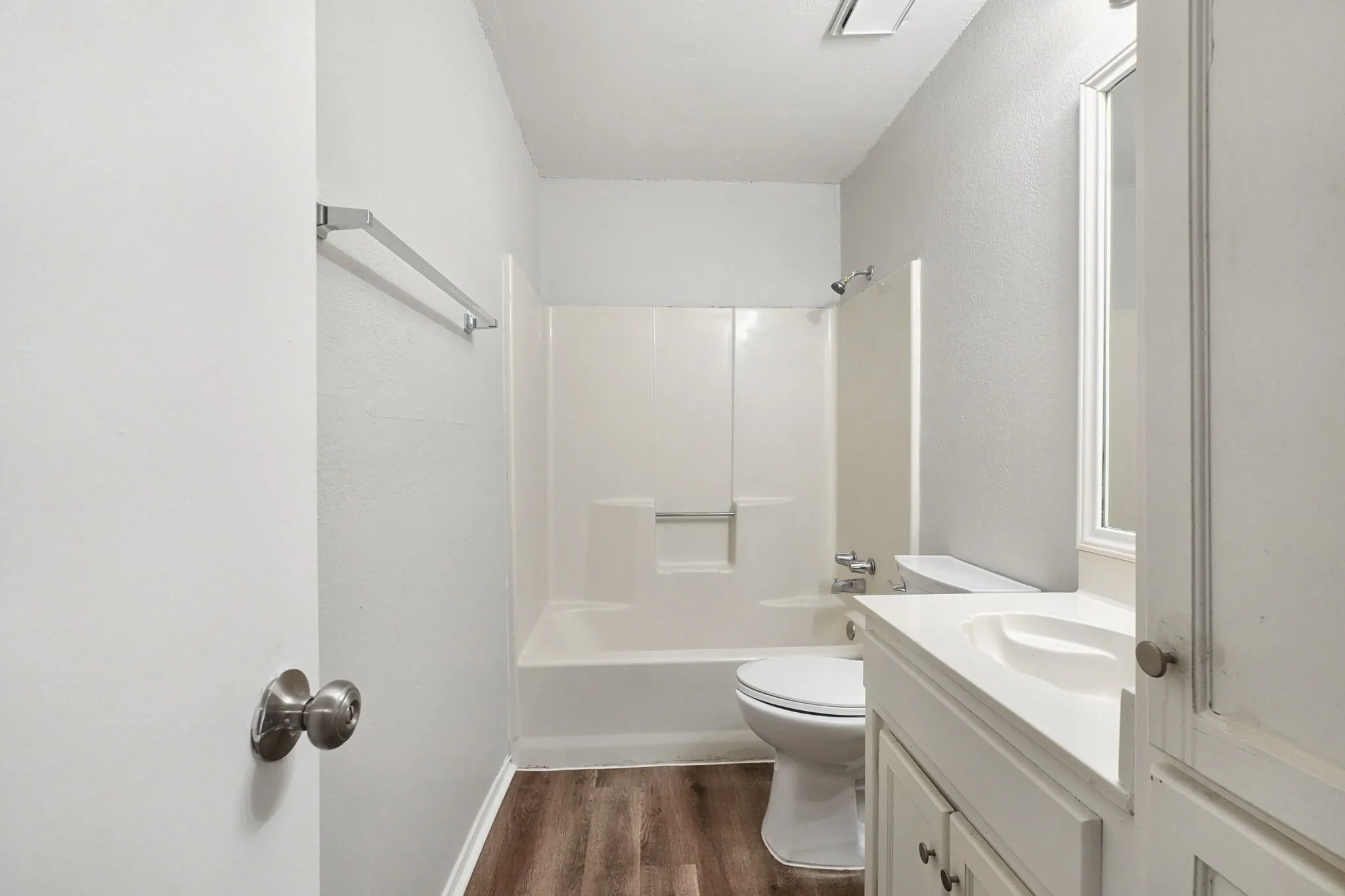 Single Family Residence For Sale in Tarrant County , 6000 Lavaca Drive, Arlington, Texas 76018, 3 Bedroom, 2 Bathroom, 2 Garage spaces, 1,559 Sqft, built in 1989, mls#21406624, Real Estate Agent in Arlington, Homes For Sale in Tarrant county, Homes For Sale in Arlington, Realtor in Arlington Texas, Real Estate Brokerage Independent Realty Texas, Luminita Cordes Realtor