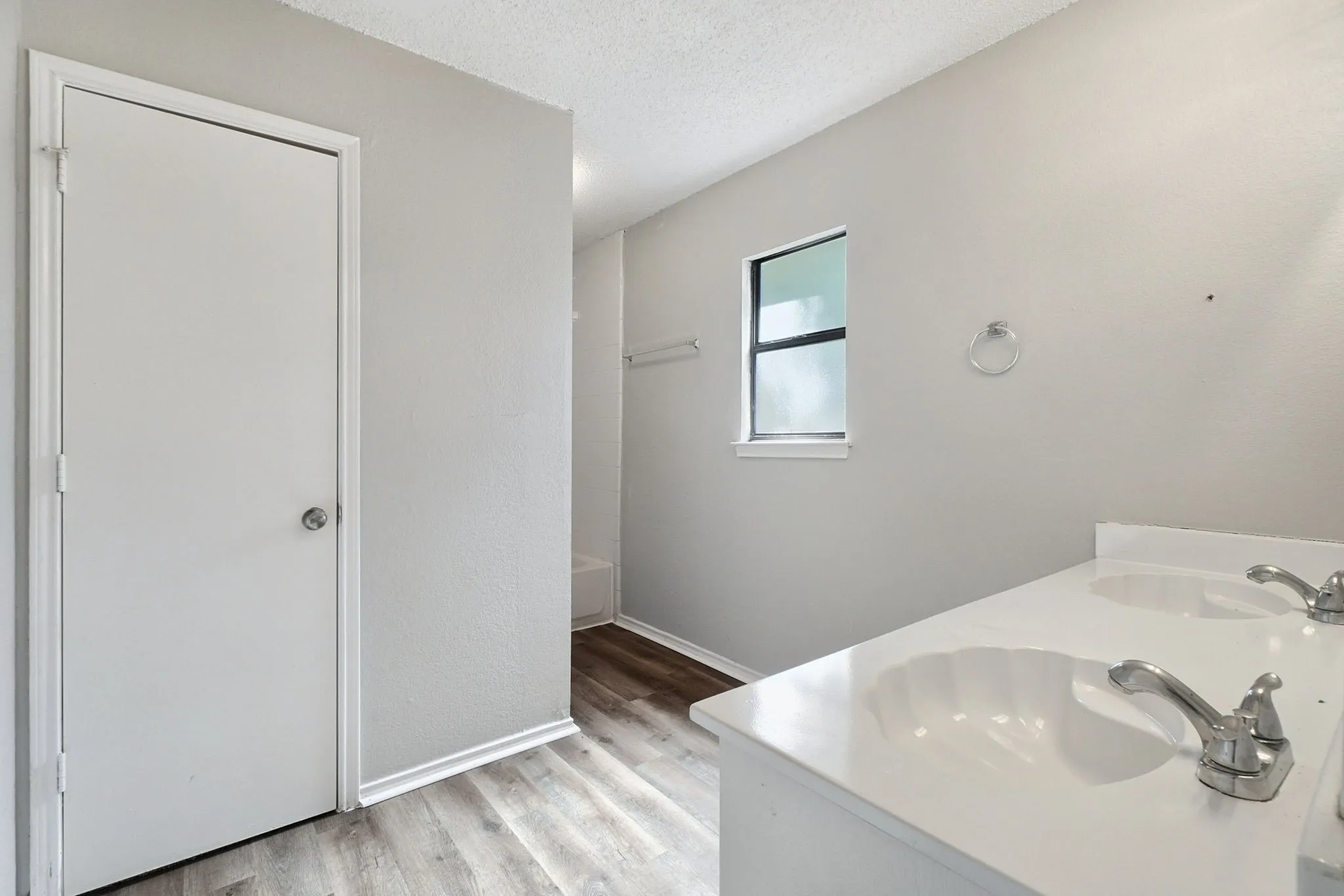 Single Family Residence For Sale in Tarrant County , 6000 Lavaca Drive, Arlington, Texas 76018, 3 Bedroom, 2 Bathroom, 2 Garage spaces, 1,559 Sqft, built in 1989, mls#21406624, Real Estate Agent in Arlington, Homes For Sale in Tarrant county, Homes For Sale in Arlington, Realtor in Arlington Texas, Real Estate Brokerage Independent Realty Texas, Luminita Cordes Realtor