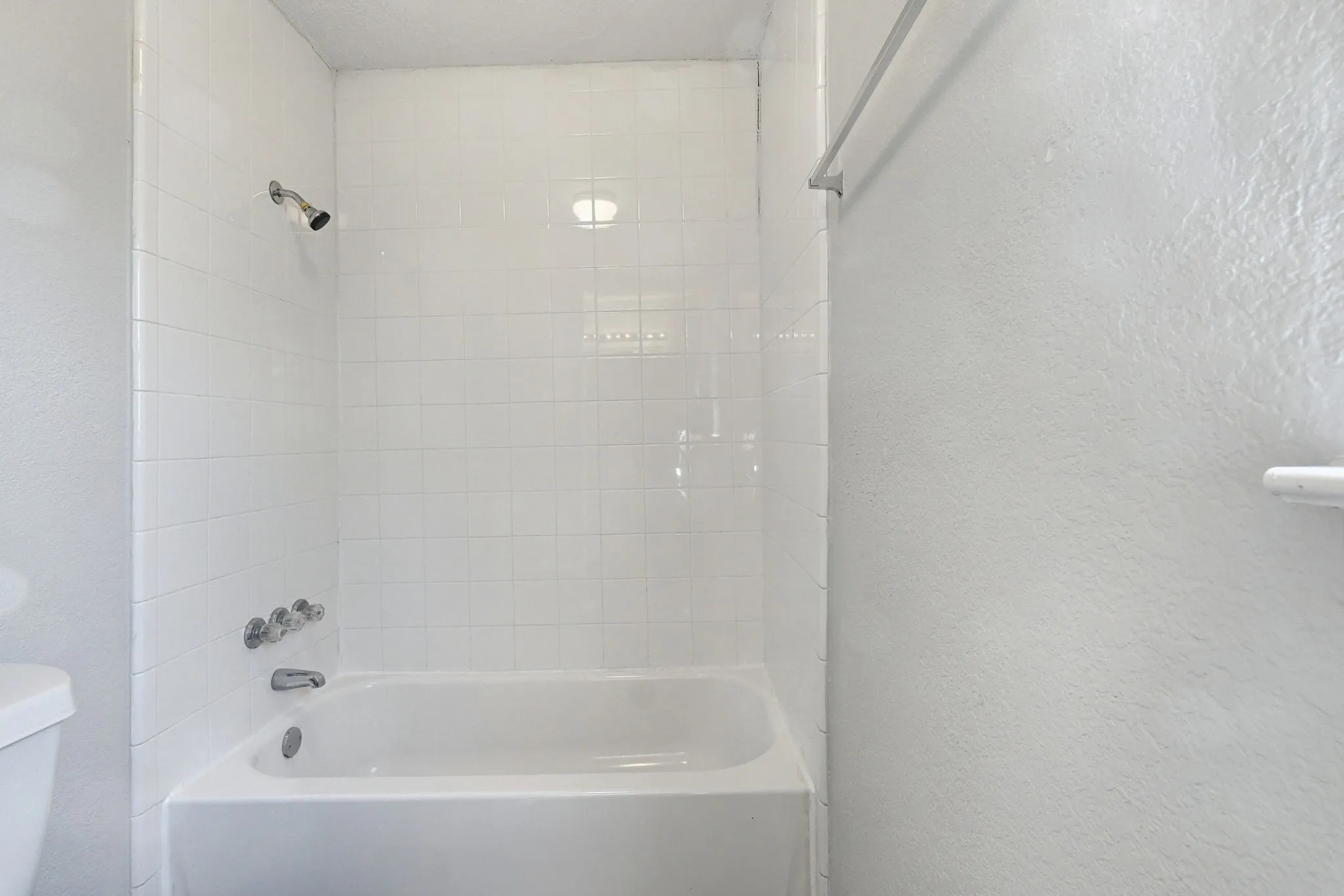 Single Family Residence For Sale in Tarrant County , 6000 Lavaca Drive, Arlington, Texas 76018, 3 Bedroom, 2 Bathroom, 2 Garage spaces, 1,559 Sqft, built in 1989, mls#21406624, Real Estate Agent in Arlington, Homes For Sale in Tarrant county, Homes For Sale in Arlington, Realtor in Arlington Texas, Real Estate Brokerage Independent Realty Texas, Luminita Cordes Realtor