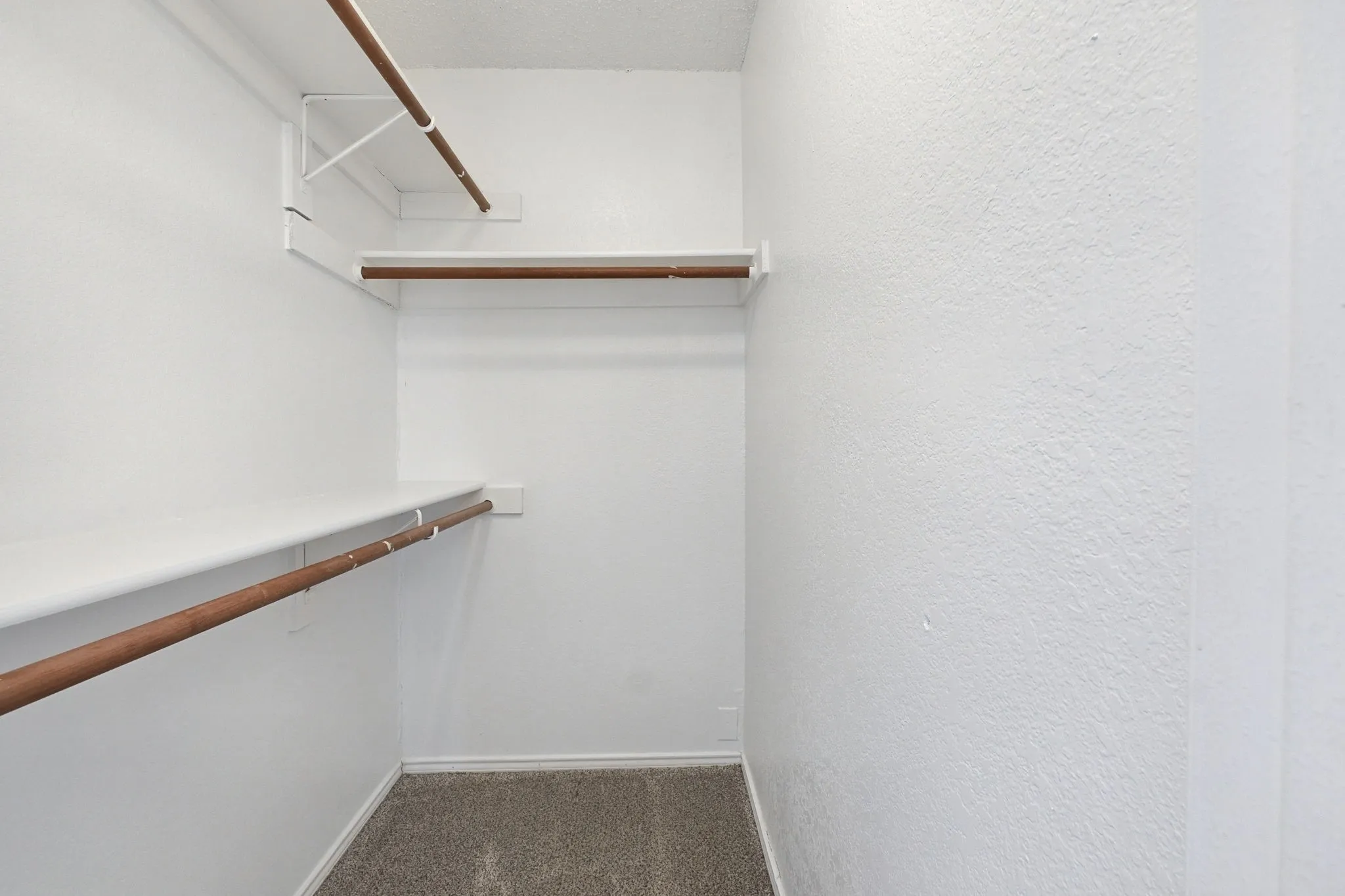 Single Family Residence For Sale in Tarrant County , 6000 Lavaca Drive, Arlington, Texas 76018, 3 Bedroom, 2 Bathroom, 2 Garage spaces, 1,559 Sqft, built in 1989, mls#21406624, Real Estate Agent in Arlington, Homes For Sale in Tarrant county, Homes For Sale in Arlington, Realtor in Arlington Texas, Real Estate Brokerage Independent Realty Texas, Luminita Cordes Realtor