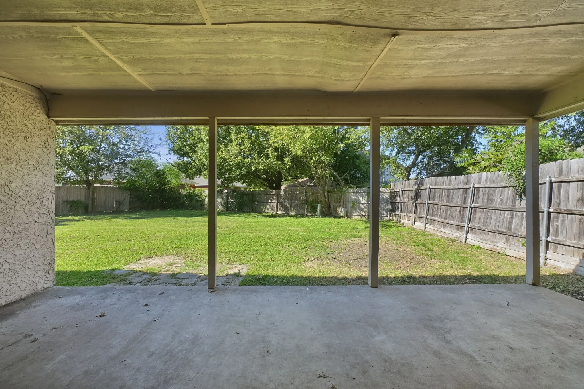 Single Family Residence For Sale in Tarrant County , 6000 Lavaca Drive, Arlington, Texas 76018, 3 Bedroom, 2 Bathroom, 2 Garage spaces, 1,559 Sqft, built in 1989, mls#21406624, Real Estate Agent in Arlington, Homes For Sale in Tarrant county, Homes For Sale in Arlington, Realtor in Arlington Texas, Real Estate Brokerage Independent Realty Texas, Luminita Cordes Realtor