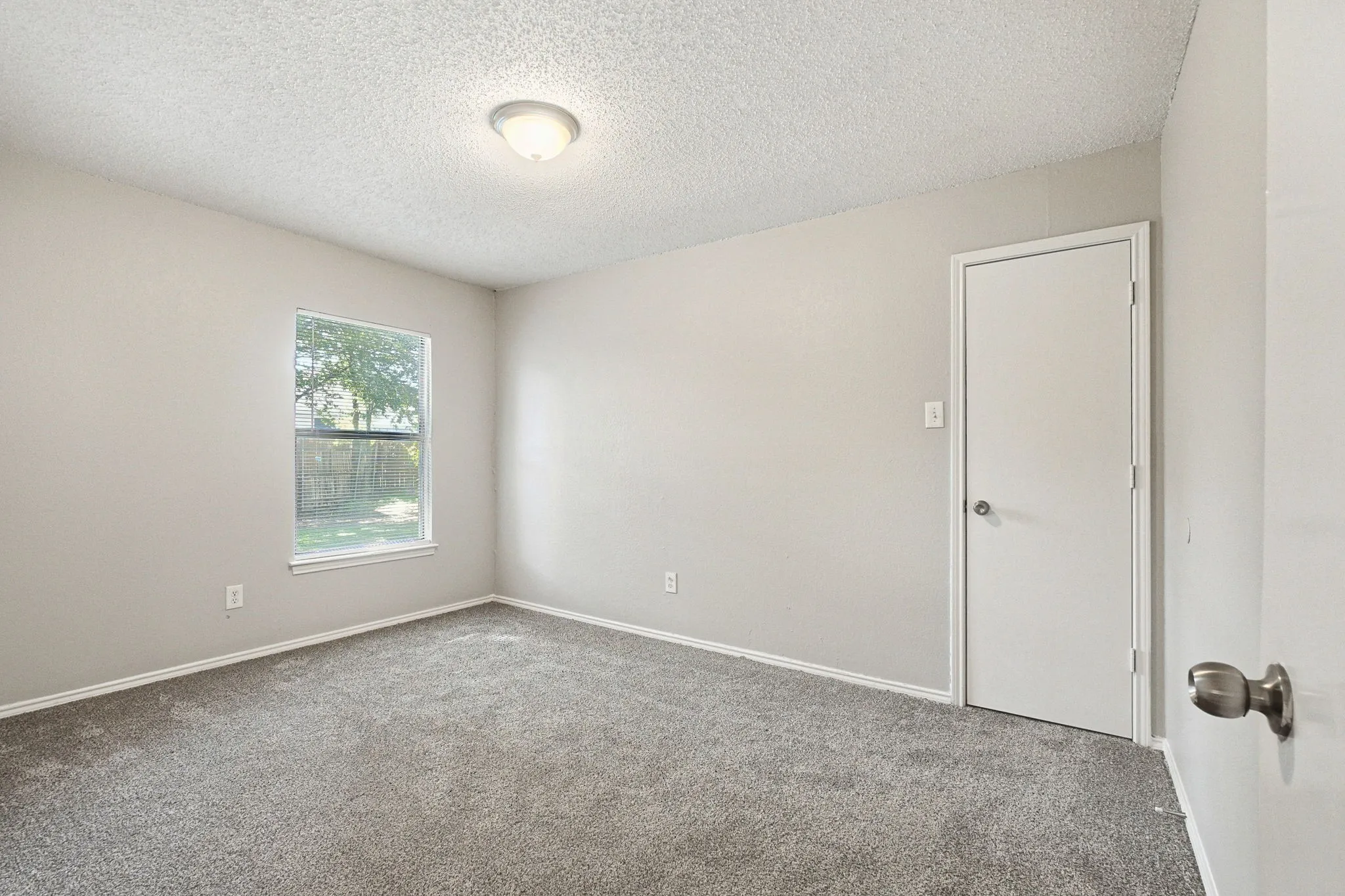 Single Family Residence For Sale in Tarrant County , 6000 Lavaca Drive, Arlington, Texas 76018, 3 Bedroom, 2 Bathroom, 2 Garage spaces, 1,559 Sqft, built in 1989, mls#21406624, Real Estate Agent in Arlington, Homes For Sale in Tarrant county, Homes For Sale in Arlington, Realtor in Arlington Texas, Real Estate Brokerage Independent Realty Texas, Luminita Cordes Realtor