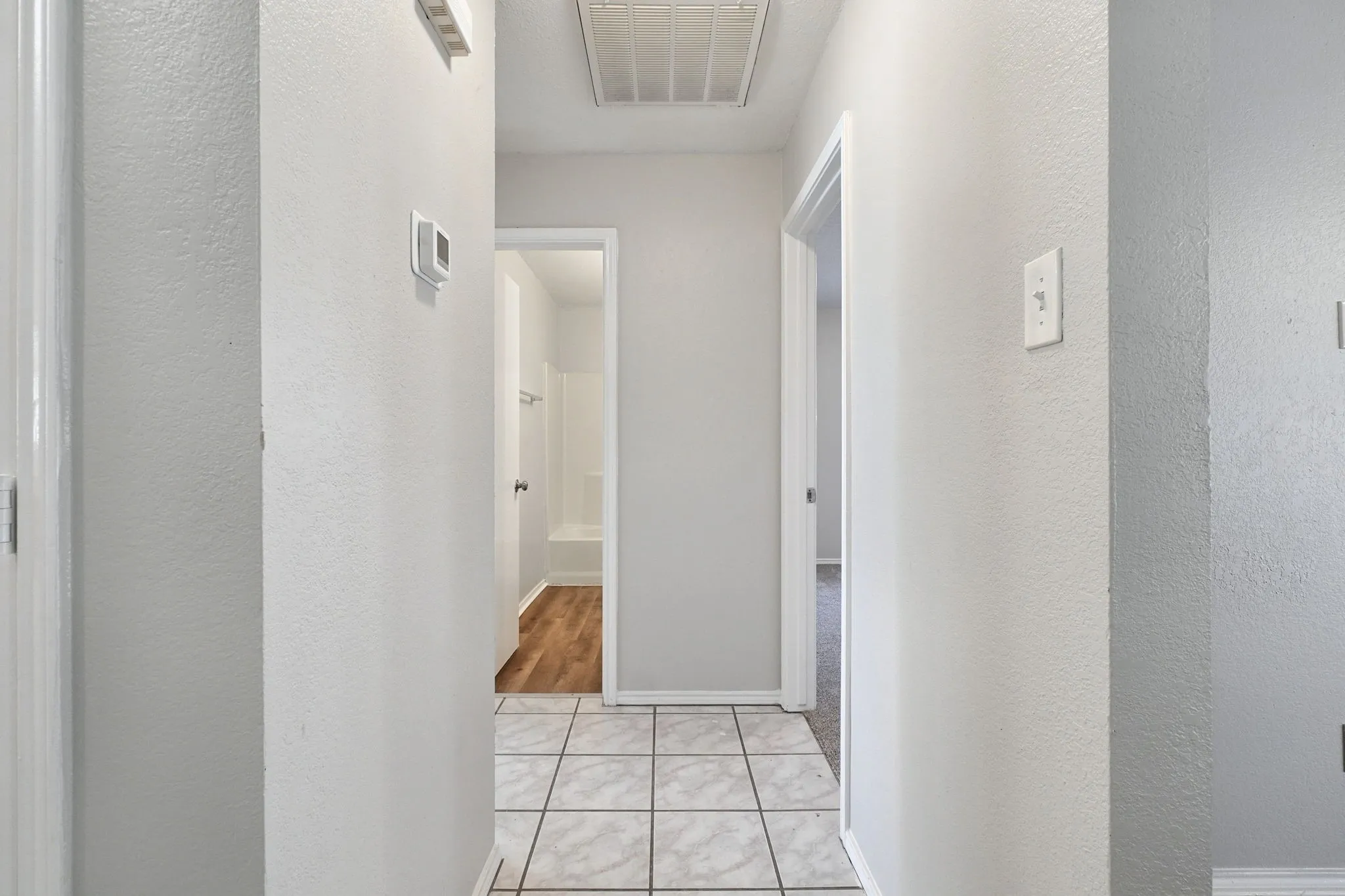 Single Family Residence For Sale in Tarrant County , 6000 Lavaca Drive, Arlington, Texas 76018, 3 Bedroom, 2 Bathroom, 2 Garage spaces, 1,559 Sqft, built in 1989, mls#21406624, Real Estate Agent in Arlington, Homes For Sale in Tarrant county, Homes For Sale in Arlington, Realtor in Arlington Texas, Real Estate Brokerage Independent Realty Texas, Luminita Cordes Realtor