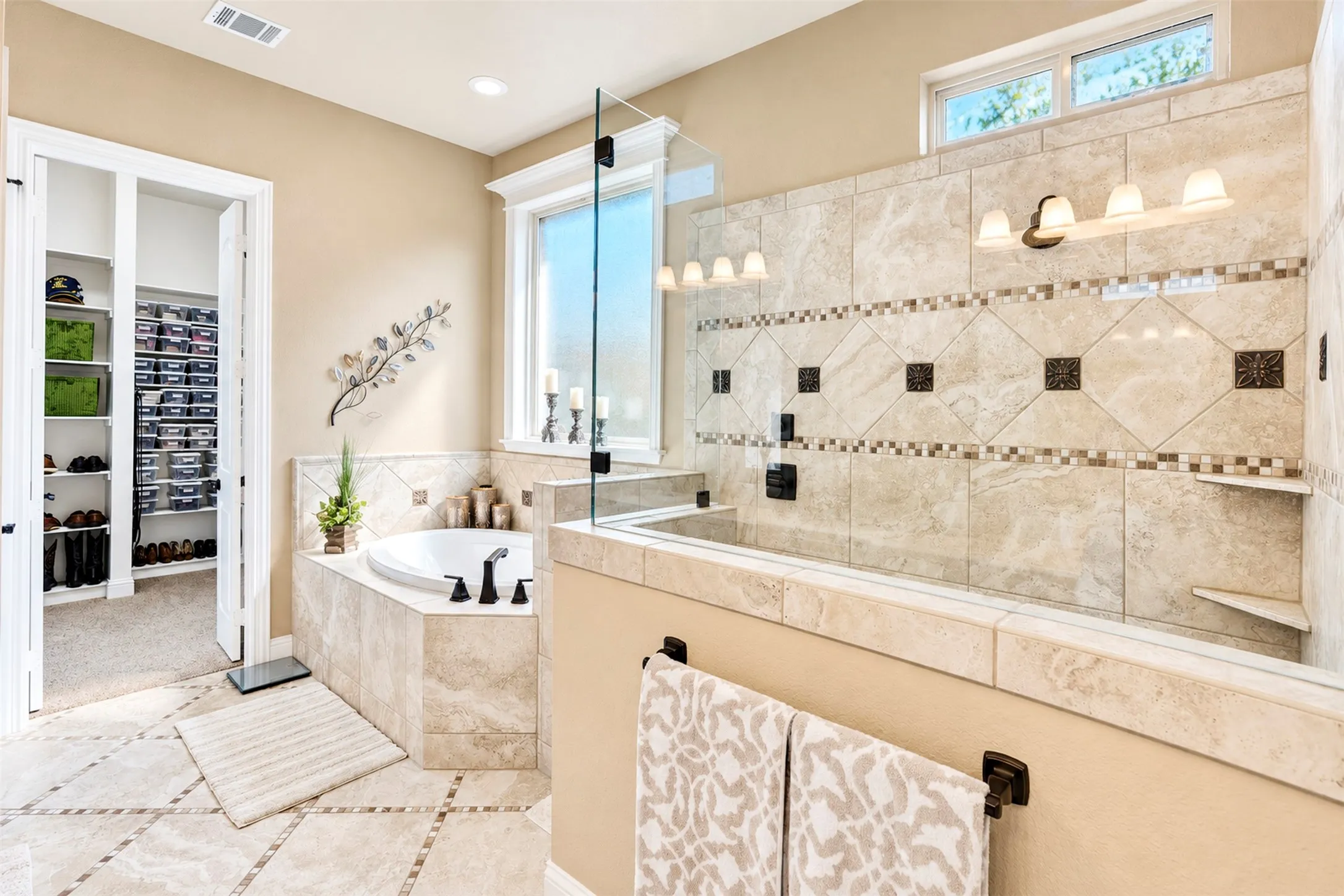 Single Family Residence For Sale in Tarrant County , 9100 Northampton Drive, North Richland Hills, Texas 76182, 4 Bedroom, 4 Bathroom, 3 Garage spaces, 3,215 Sqft, built in 2016, mls#21374055, Real Estate Agent in North Richland Hills, Homes For Sale in Tarrant county, Homes For Sale in North Richland Hills, Realtor in North Richland Hills Texas, Real Estate Brokerage Independent Realty Texas, Luminita Cordes Realtor