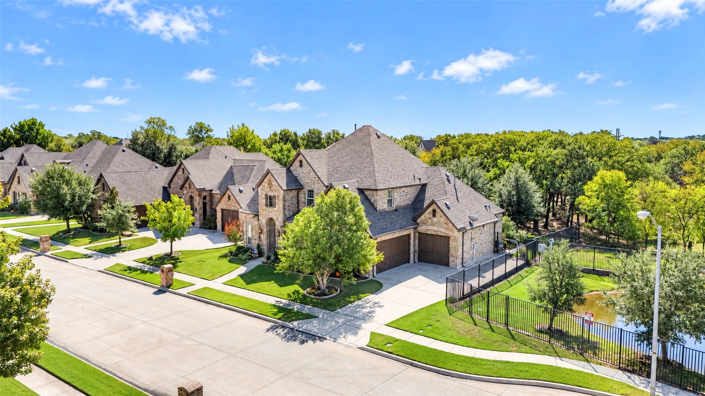 Single Family Residence For Sale in Tarrant County , 9100 Northampton Drive, North Richland Hills, Texas 76182, 4 Bedroom, 4 Bathroom, 3 Garage spaces, 3,215 Sqft, built in 2016, mls#21374055, Real Estate Agent in North Richland Hills, Homes For Sale in Tarrant county, Homes For Sale in North Richland Hills, Realtor in North Richland Hills Texas, Real Estate Brokerage Independent Realty Texas, Luminita Cordes Realtor