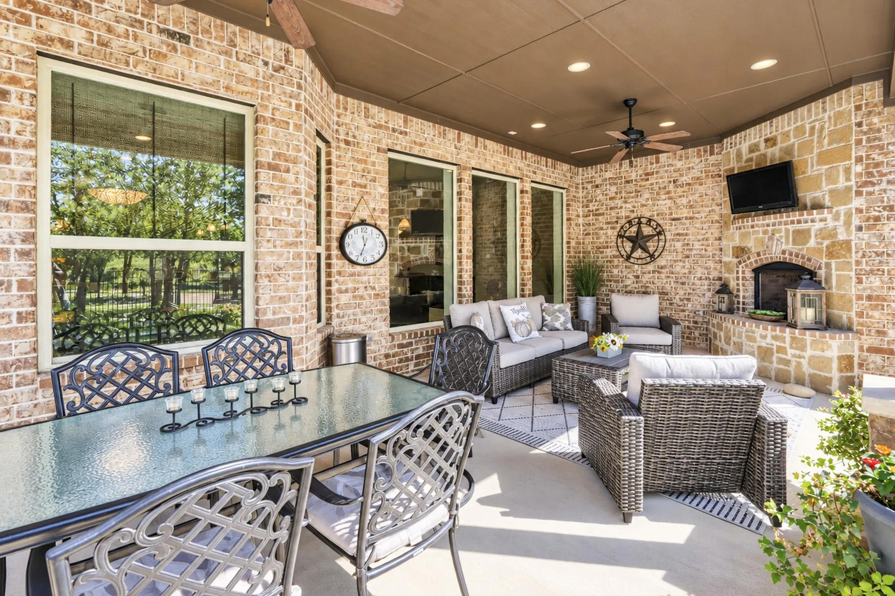 Single Family Residence For Sale in Tarrant County , 9100 Northampton Drive, North Richland Hills, Texas 76182, 4 Bedroom, 4 Bathroom, 3 Garage spaces, 3,215 Sqft, built in 2016, mls#21374055, Real Estate Agent in North Richland Hills, Homes For Sale in Tarrant county, Homes For Sale in North Richland Hills, Realtor in North Richland Hills Texas, Real Estate Brokerage Independent Realty Texas, Luminita Cordes Realtor