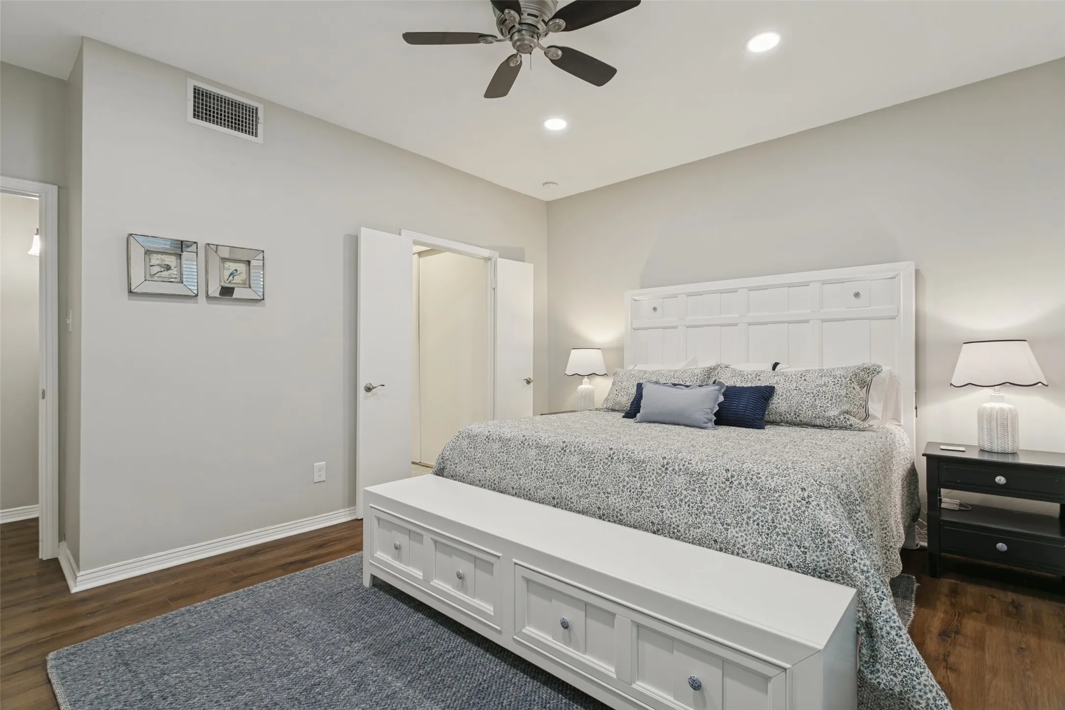 Condominium For Sale in Tarrant County , 4413 Bellaire Dr S 104S, Fort Worth, Texas 76109, 2 Bedroom, 2 Bathroom, Garage spaces, 1,149 Sqft, built in 1972, mls#21405140, Real Estate Agent in Fort Worth, Homes For Sale in Tarrant county, Homes For Sale in Fort Worth, Realtor in Fort Worth Texas, Real Estate Brokerage Independent Realty Texas, Luminita Cordes Realtor