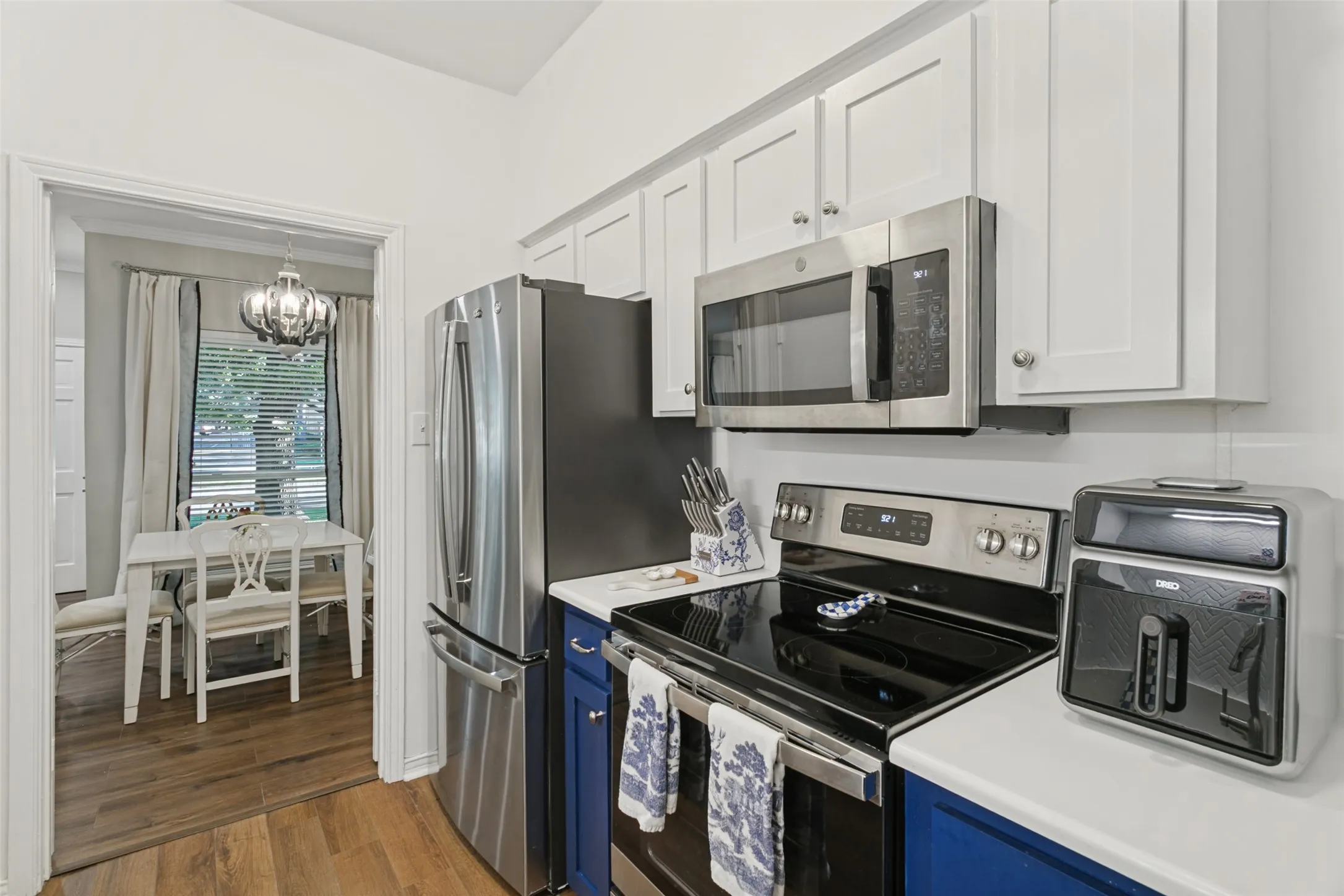 Condominium For Sale in Tarrant County , 4413 Bellaire Dr S 104S, Fort Worth, Texas 76109, 2 Bedroom, 2 Bathroom, Garage spaces, 1,149 Sqft, built in 1972, mls#21405140, Real Estate Agent in Fort Worth, Homes For Sale in Tarrant county, Homes For Sale in Fort Worth, Realtor in Fort Worth Texas, Real Estate Brokerage Independent Realty Texas, Luminita Cordes Realtor