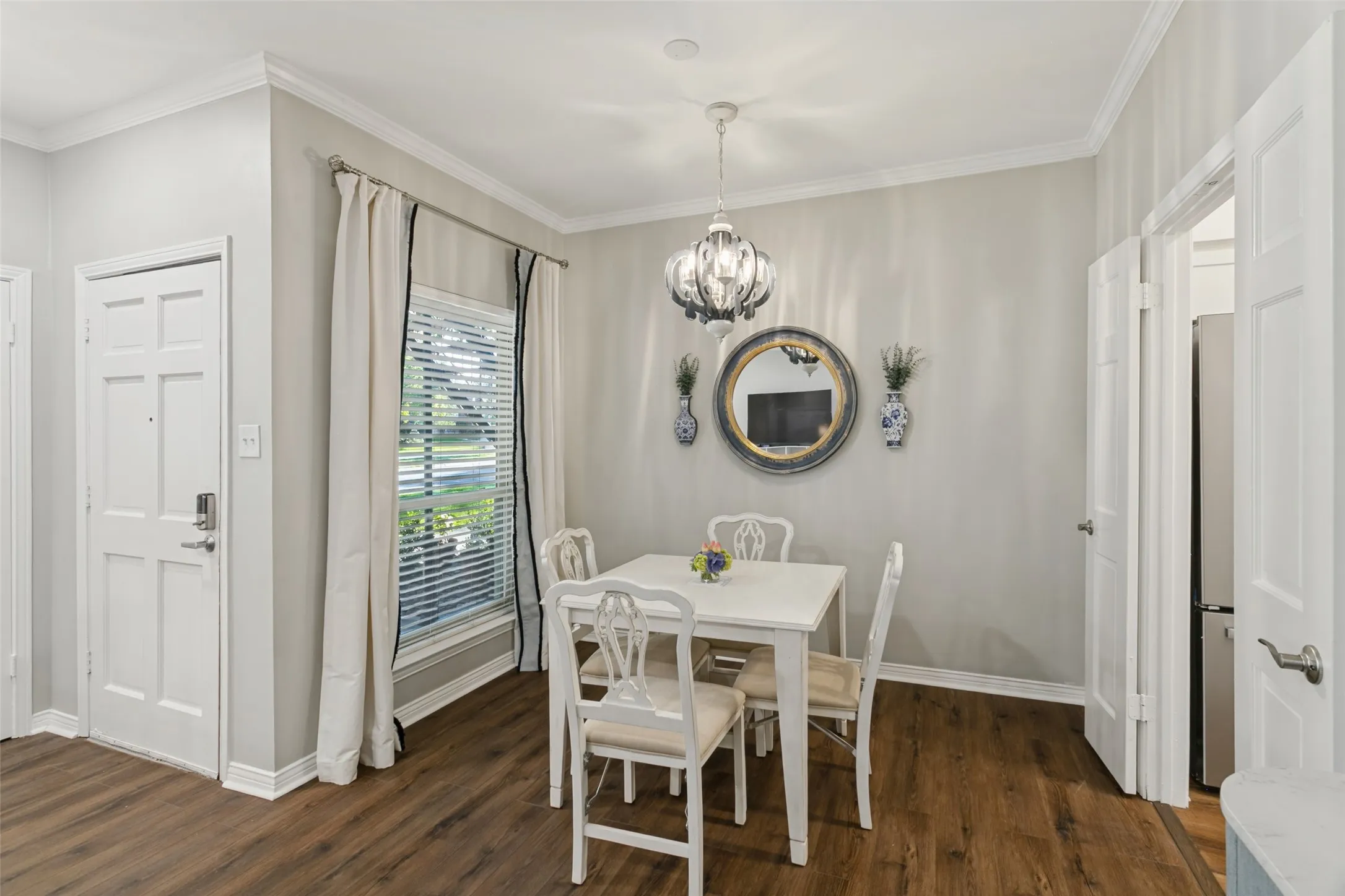 Condominium For Sale in Tarrant County , 4413 Bellaire Dr S 104S, Fort Worth, Texas 76109, 2 Bedroom, 2 Bathroom, Garage spaces, 1,149 Sqft, built in 1972, mls#21405140, Real Estate Agent in Fort Worth, Homes For Sale in Tarrant county, Homes For Sale in Fort Worth, Realtor in Fort Worth Texas, Real Estate Brokerage Independent Realty Texas, Luminita Cordes Realtor