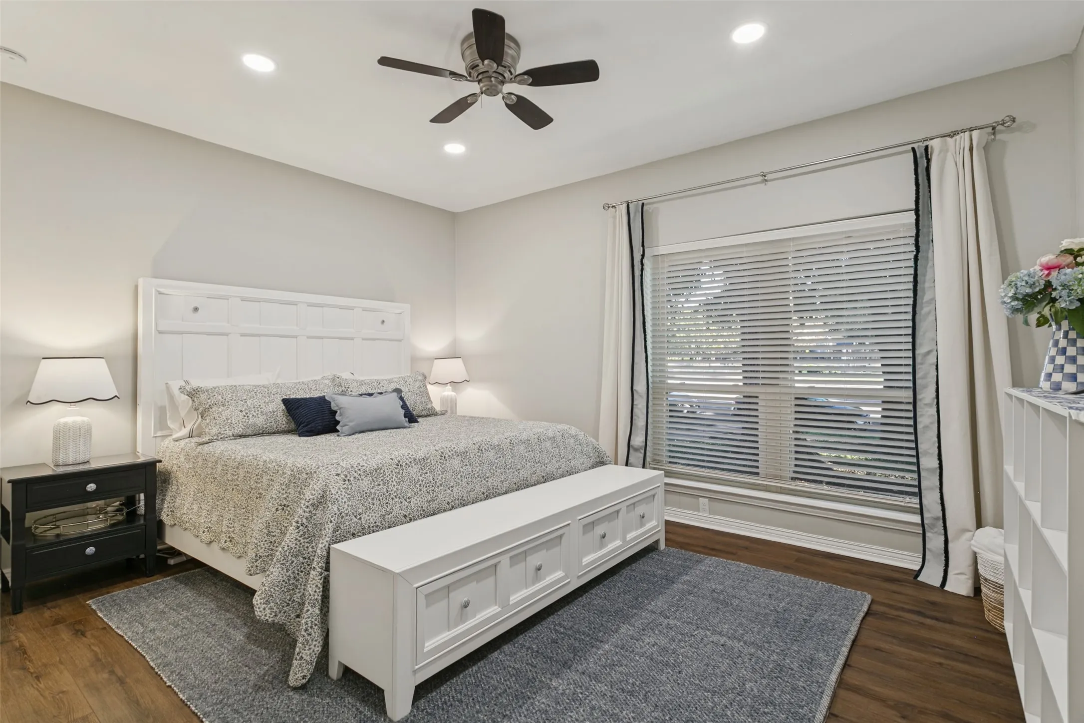Condominium For Sale in Tarrant County , 4413 Bellaire Dr S 104S, Fort Worth, Texas 76109, 2 Bedroom, 2 Bathroom, Garage spaces, 1,149 Sqft, built in 1972, mls#21405140, Real Estate Agent in Fort Worth, Homes For Sale in Tarrant county, Homes For Sale in Fort Worth, Realtor in Fort Worth Texas, Real Estate Brokerage Independent Realty Texas, Luminita Cordes Realtor