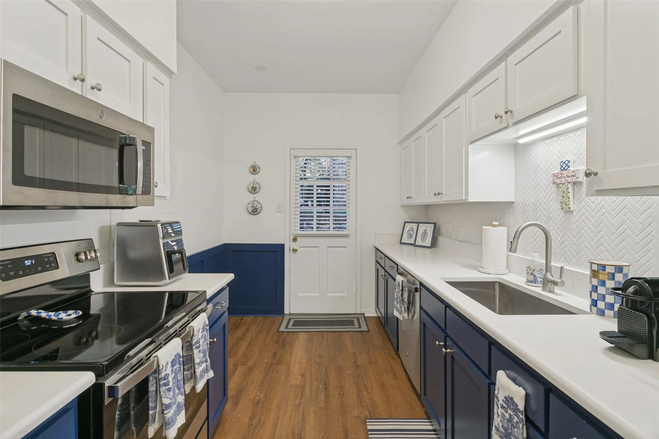 Condominium For Sale in Tarrant County , 4413 Bellaire Dr S 104S, Fort Worth, Texas 76109, 2 Bedroom, 2 Bathroom, Garage spaces, 1,149 Sqft, built in 1972, mls#21405140, Real Estate Agent in Fort Worth, Homes For Sale in Tarrant county, Homes For Sale in Fort Worth, Realtor in Fort Worth Texas, Real Estate Brokerage Independent Realty Texas, Luminita Cordes Realtor